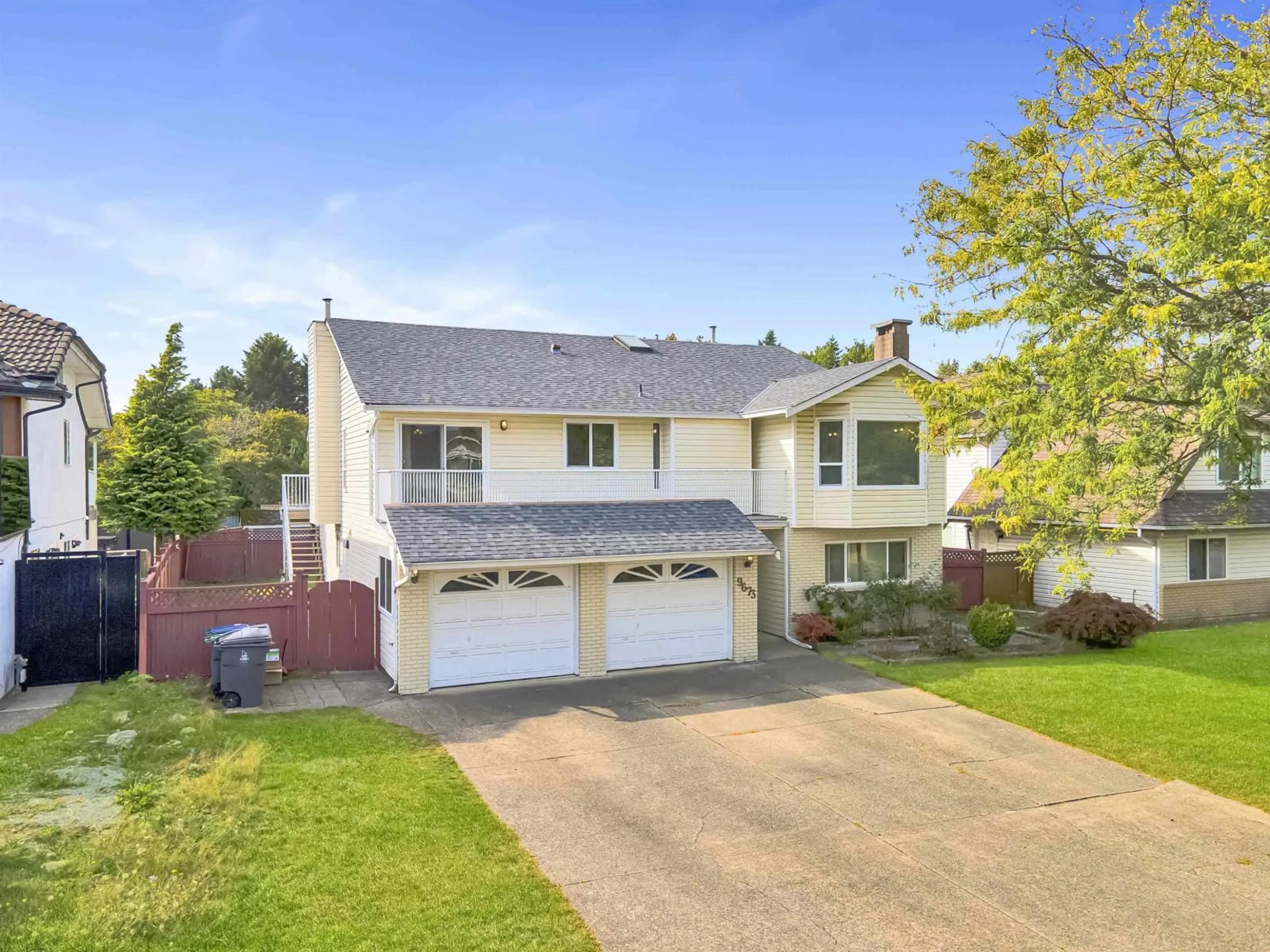 Home with vinyl exterior material, street for 9673 149B, Surrey British Columbia V3R8K6