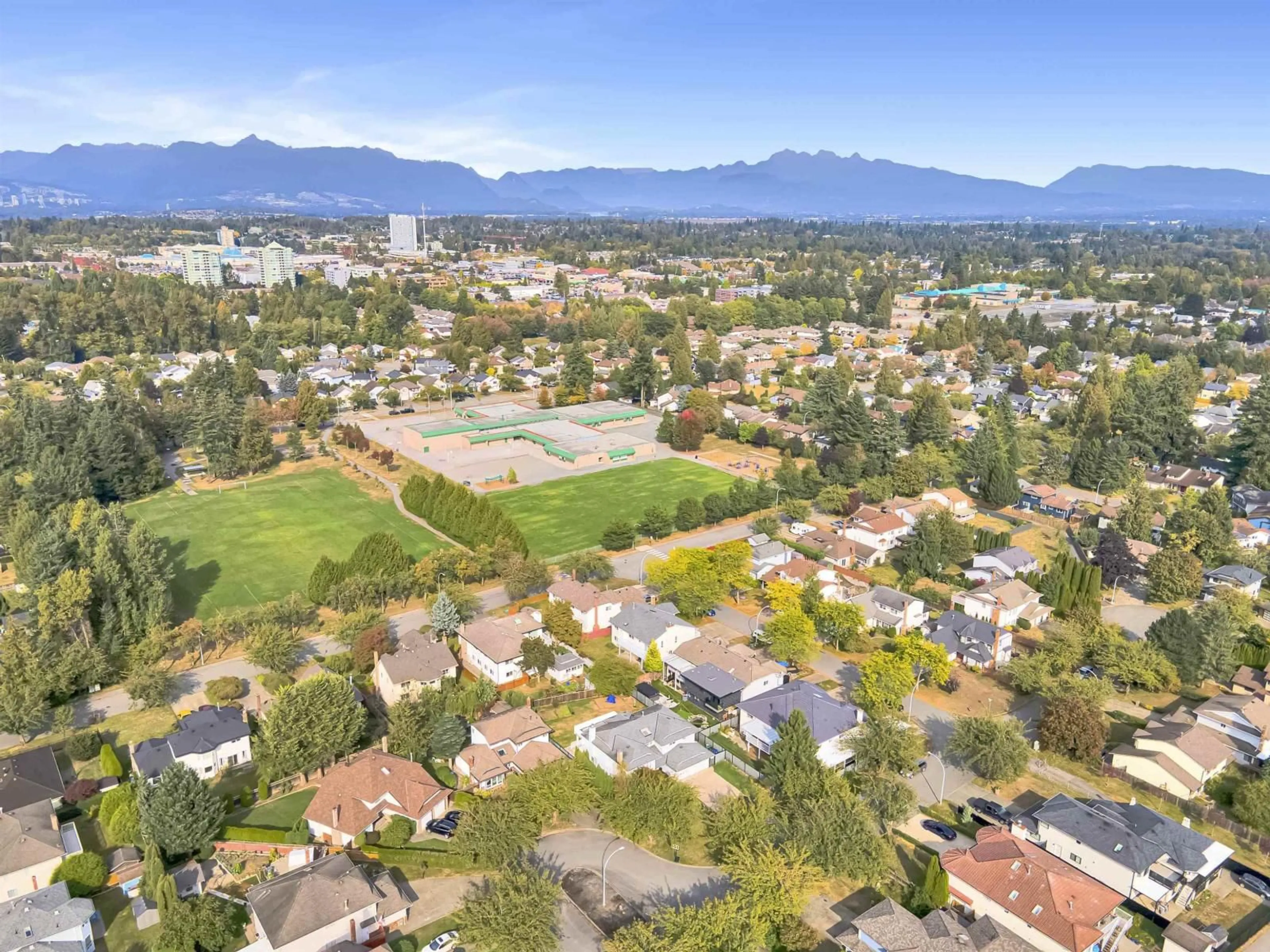 A pic from outside/outdoor area/front of a property/back of a property/a pic from drone, mountain view for 9673 149B, Surrey British Columbia V3R8K6