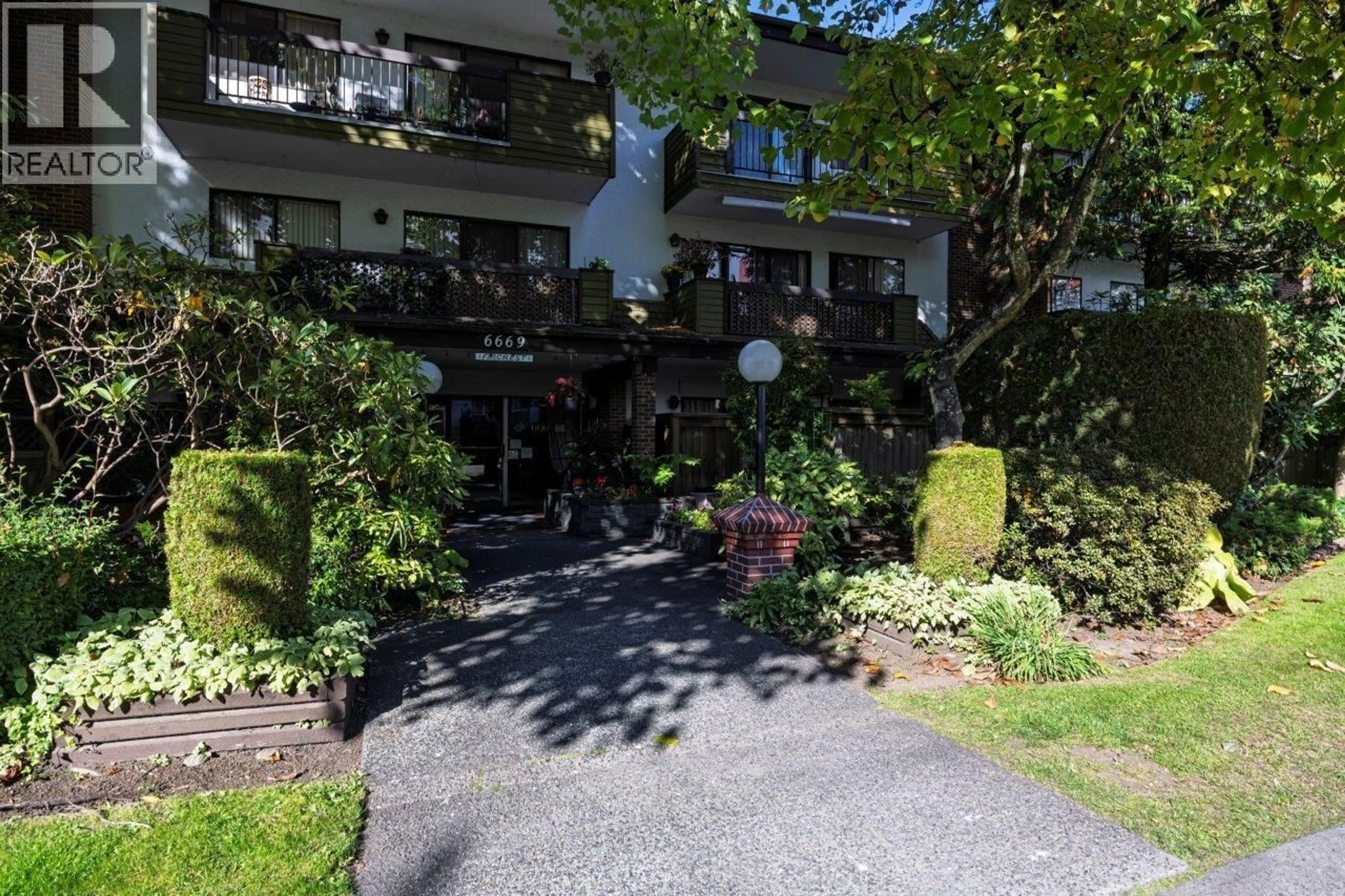 Patio, street for 213 - 6669 TELFORD AVENUE, Burnaby British Columbia V5H4A1