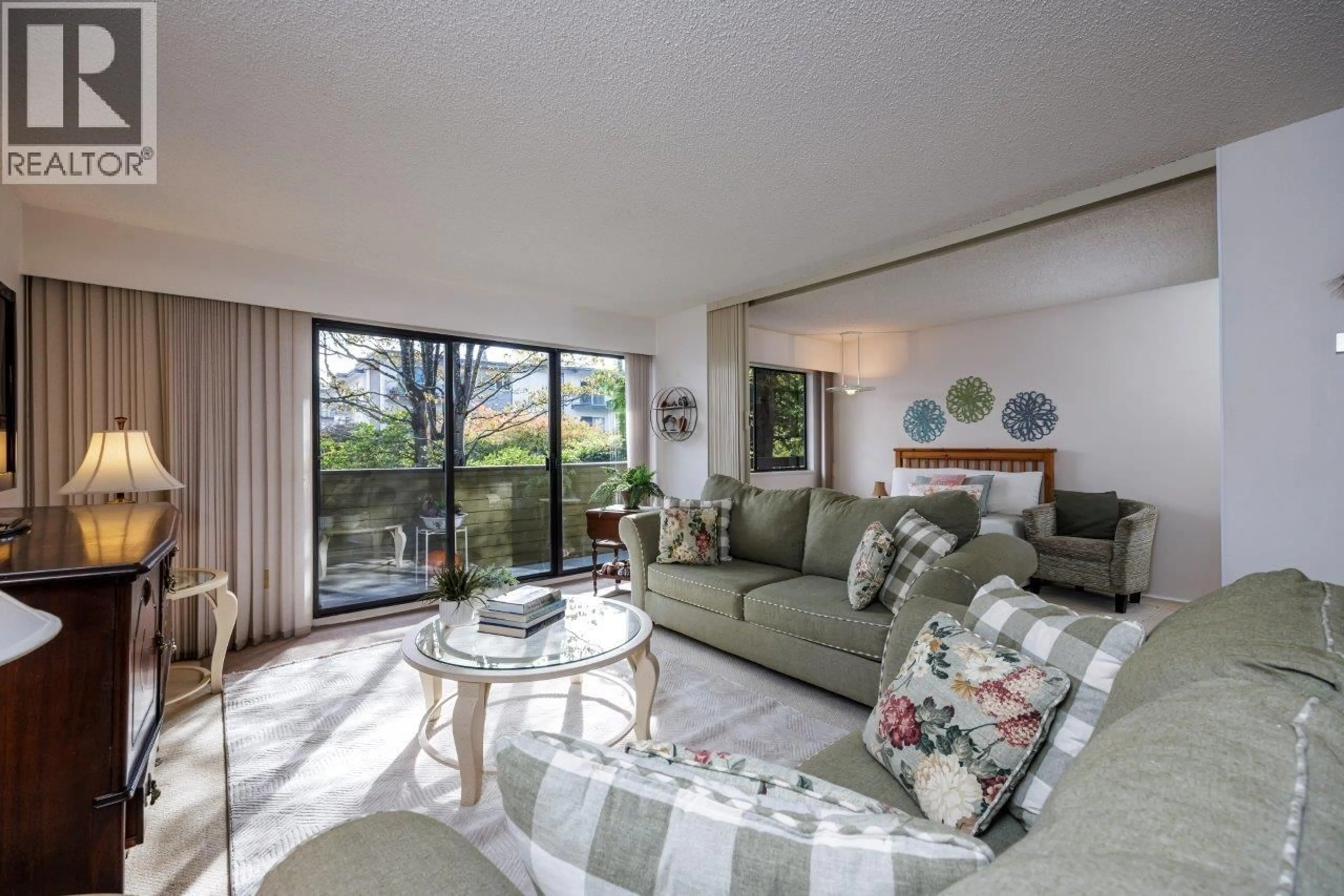 Living room with furniture, unknown for 213 - 6669 TELFORD AVENUE, Burnaby British Columbia V5H4A1