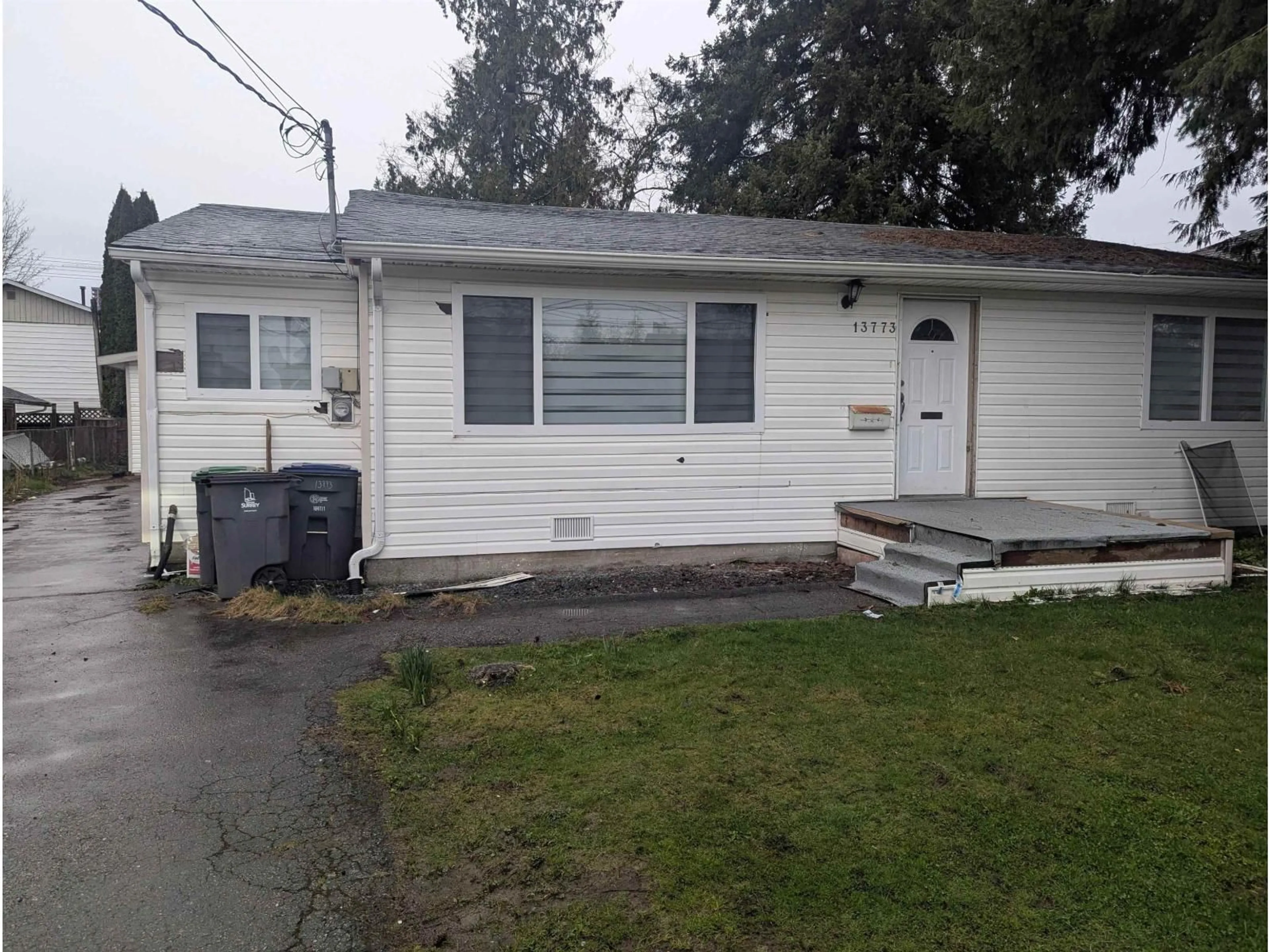 Unknown for 13773 92, Surrey British Columbia V3V1J1