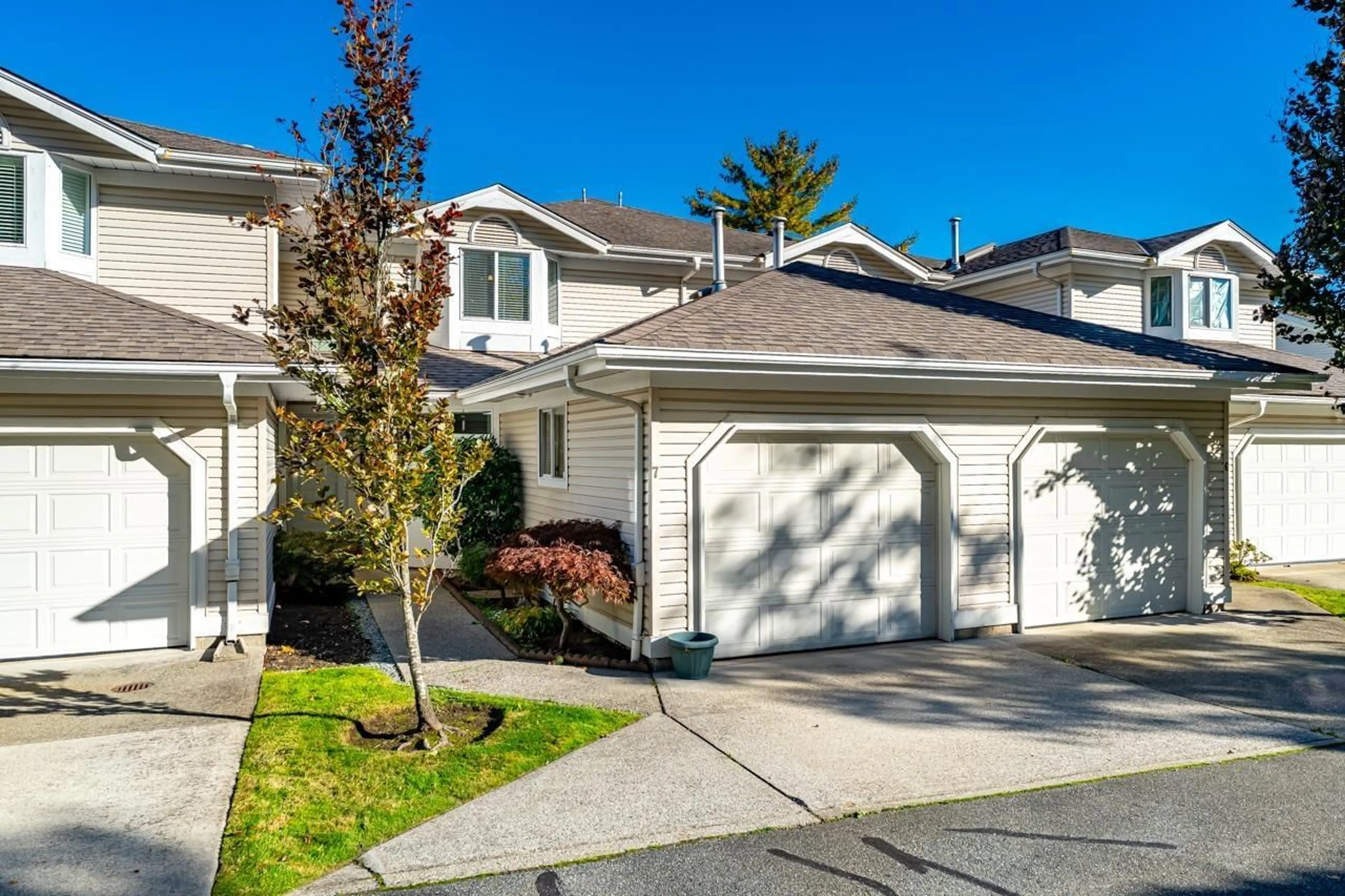 Home with vinyl exterior material, street for 7 - 6452 121, Surrey British Columbia V3W1N5