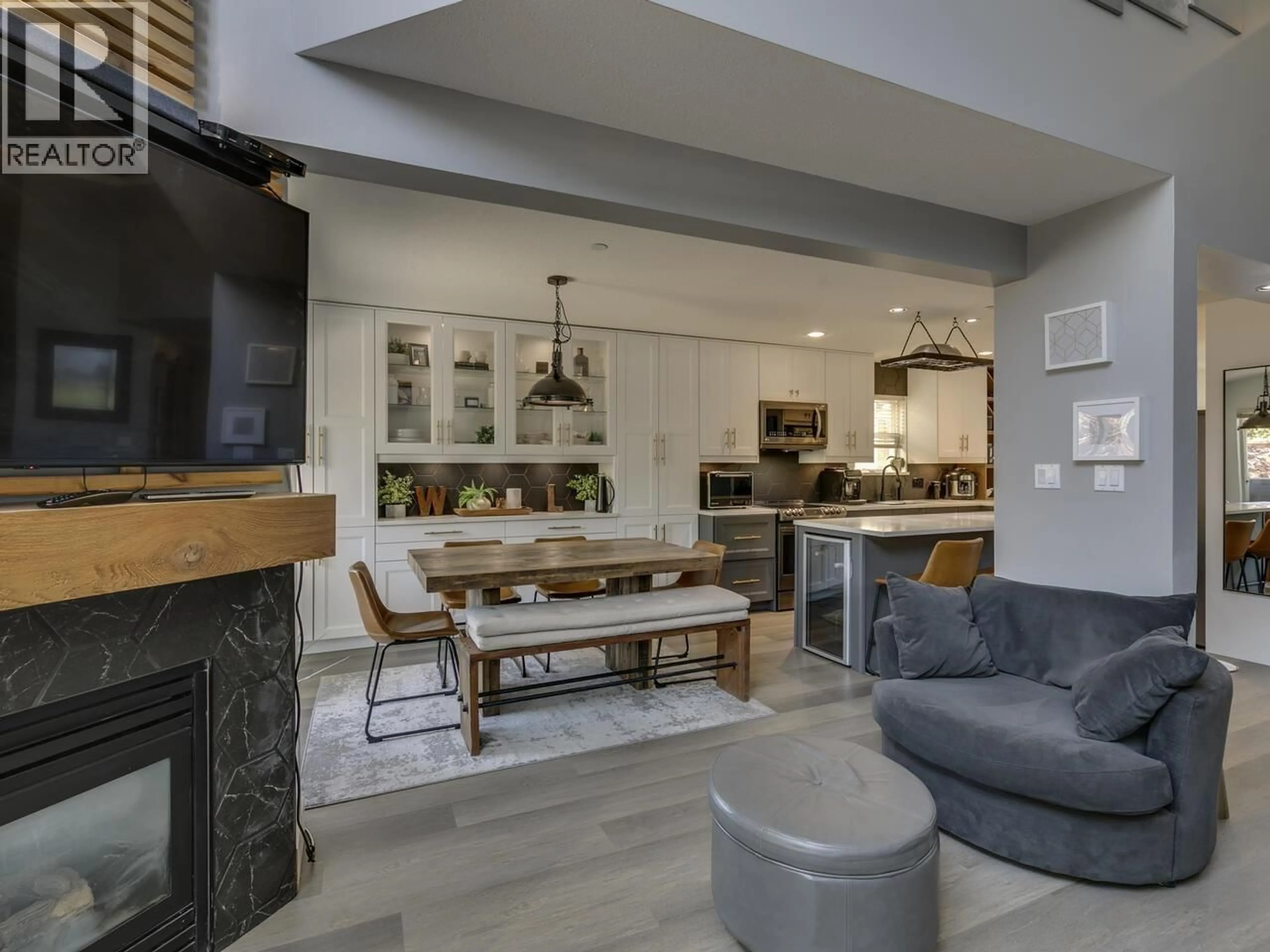 Open concept kitchen, unknown for 32 - 41050 TANTALUS ROAD, Squamish British Columbia V8B0M6