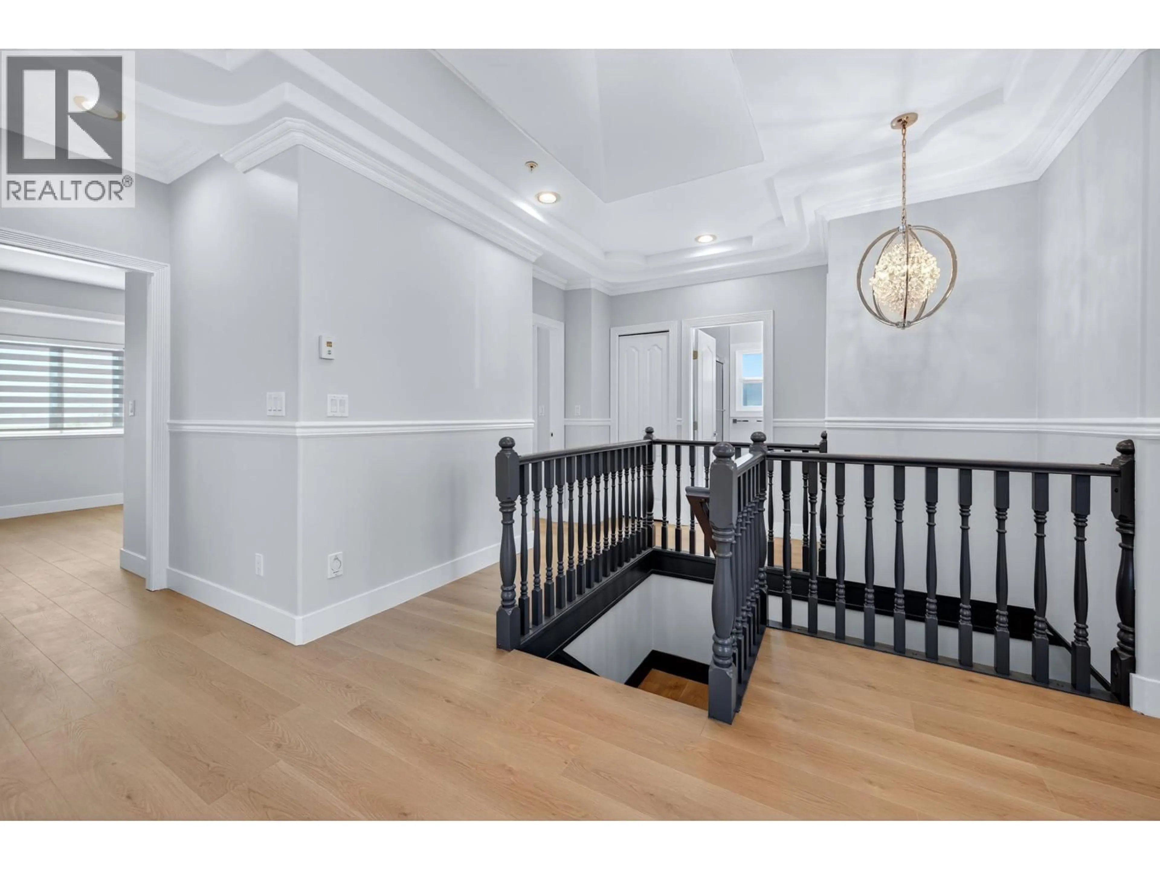 Indoor entryway for 392 63RD AVENUE, Vancouver British Columbia V5X2J9