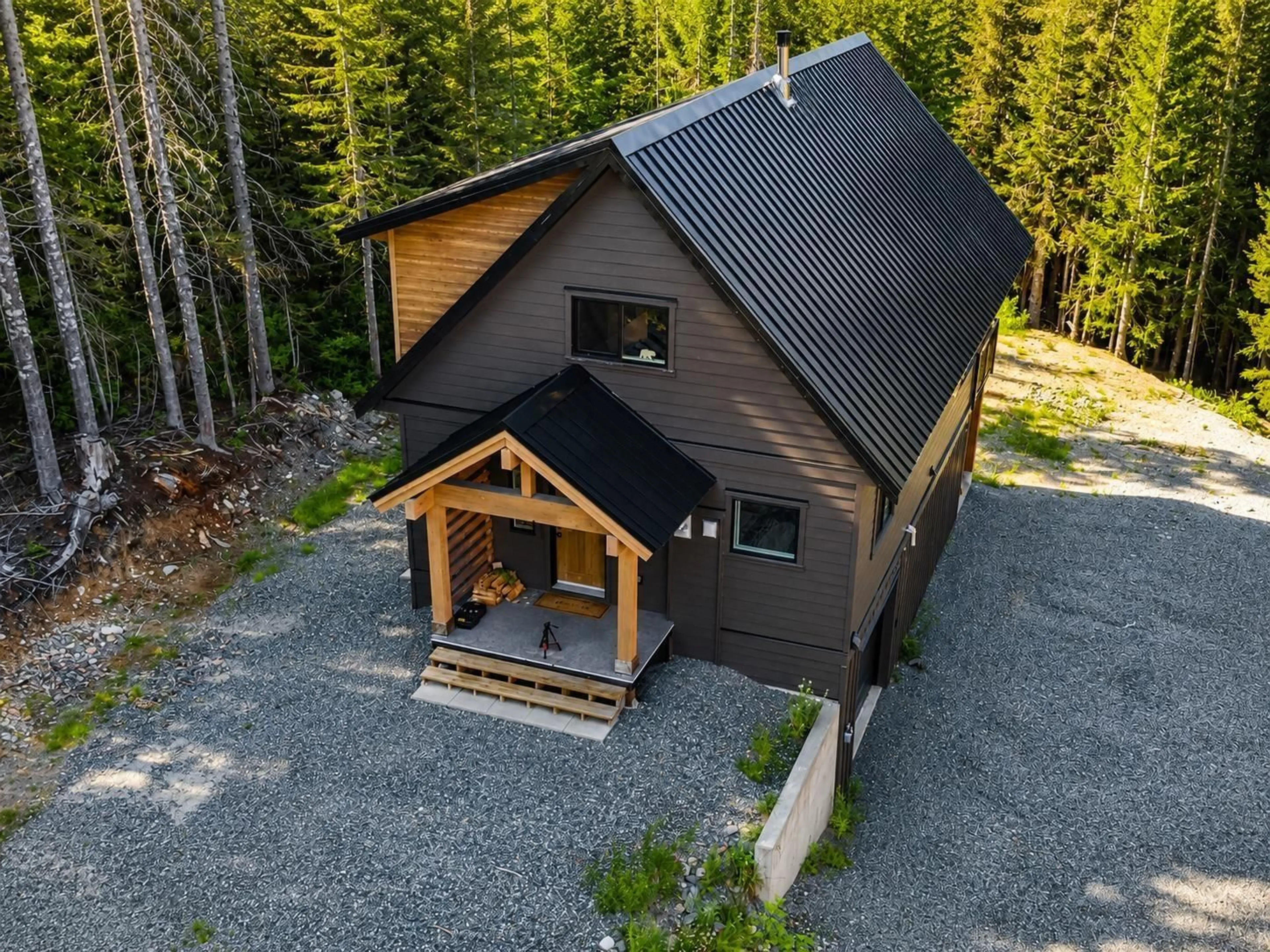 A pic from outside/outdoor area/front of a property/back of a property/a pic from drone, unknown for 20788 EDELWEISS DRIVE, Agassiz British Columbia V0M1A1