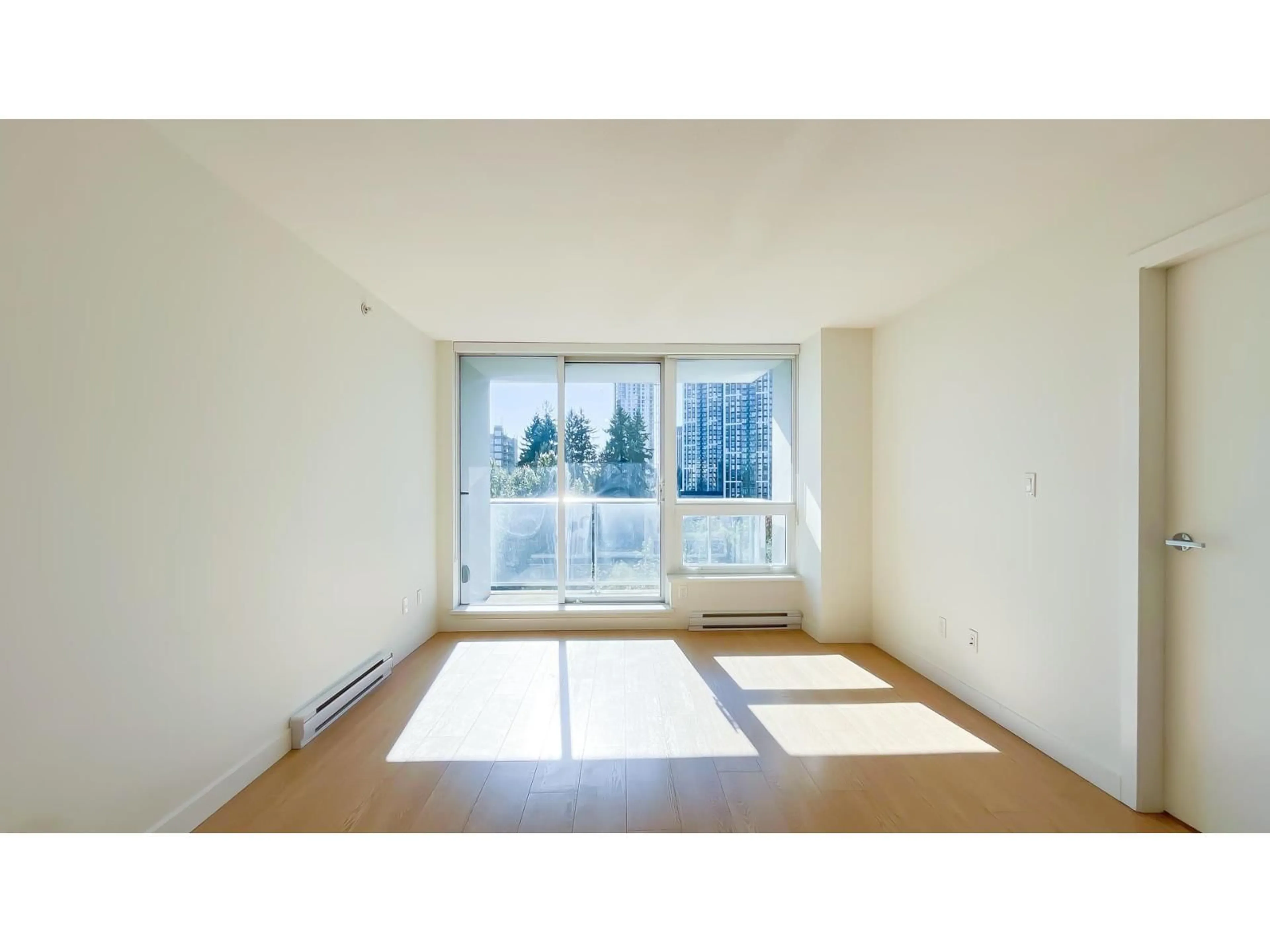A pic of a room for 1105 - 13750 100, Surrey British Columbia V3T0L3