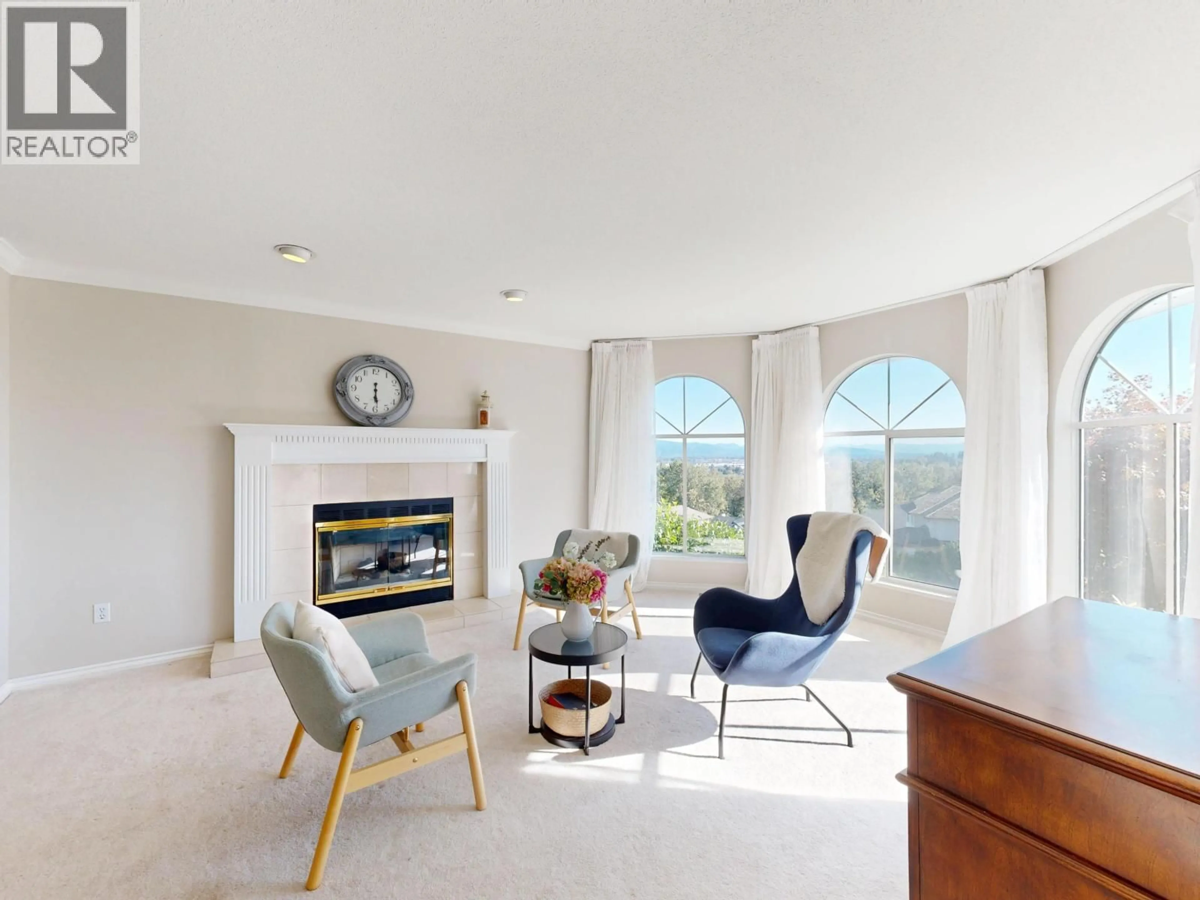 Living room with furniture, unknown for 2910 KALAMALKA DRIVE, Coquitlam British Columbia V3C5Z7