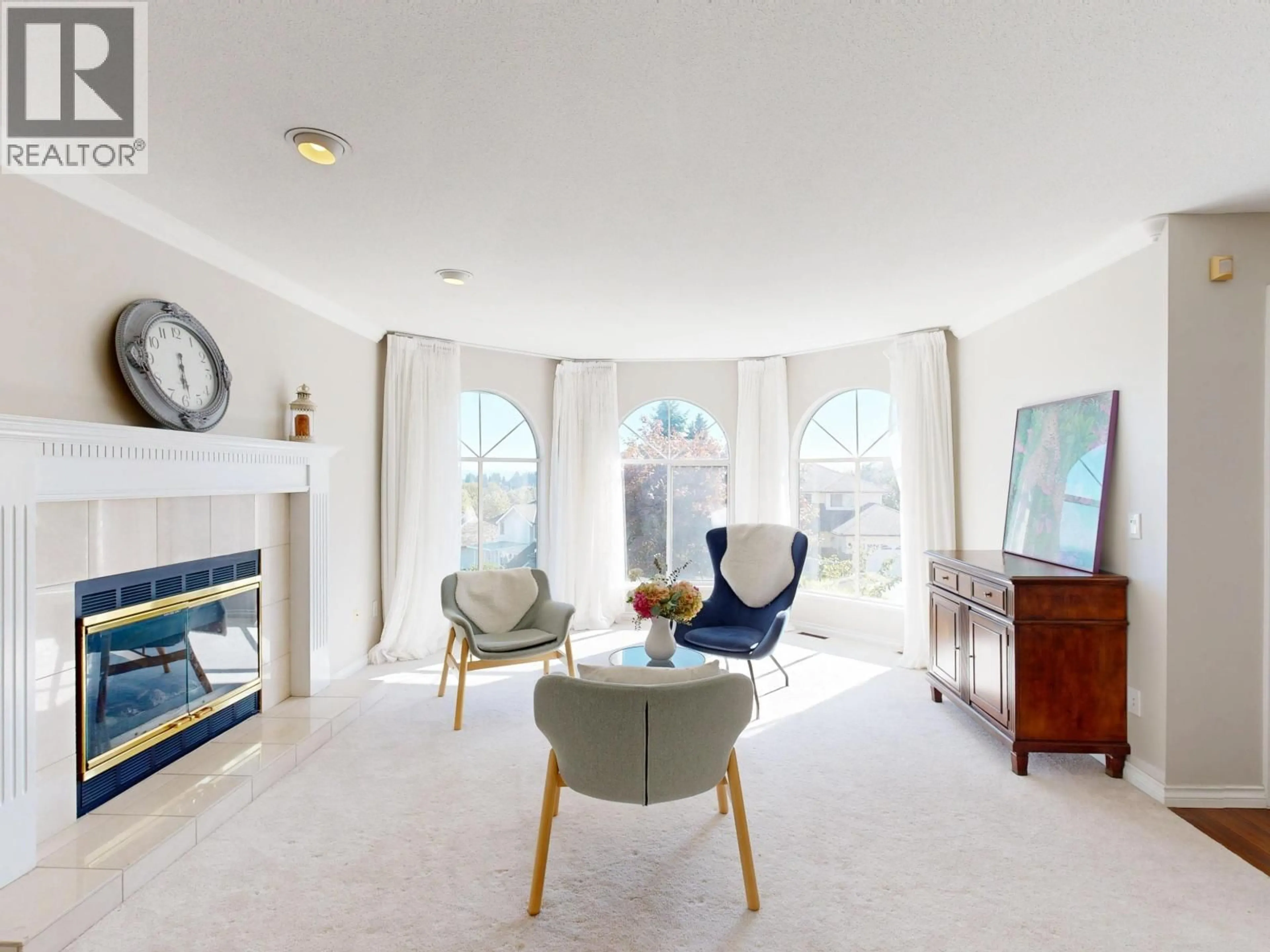 Living room with furniture, unknown for 2910 KALAMALKA DRIVE, Coquitlam British Columbia V3C5Z7