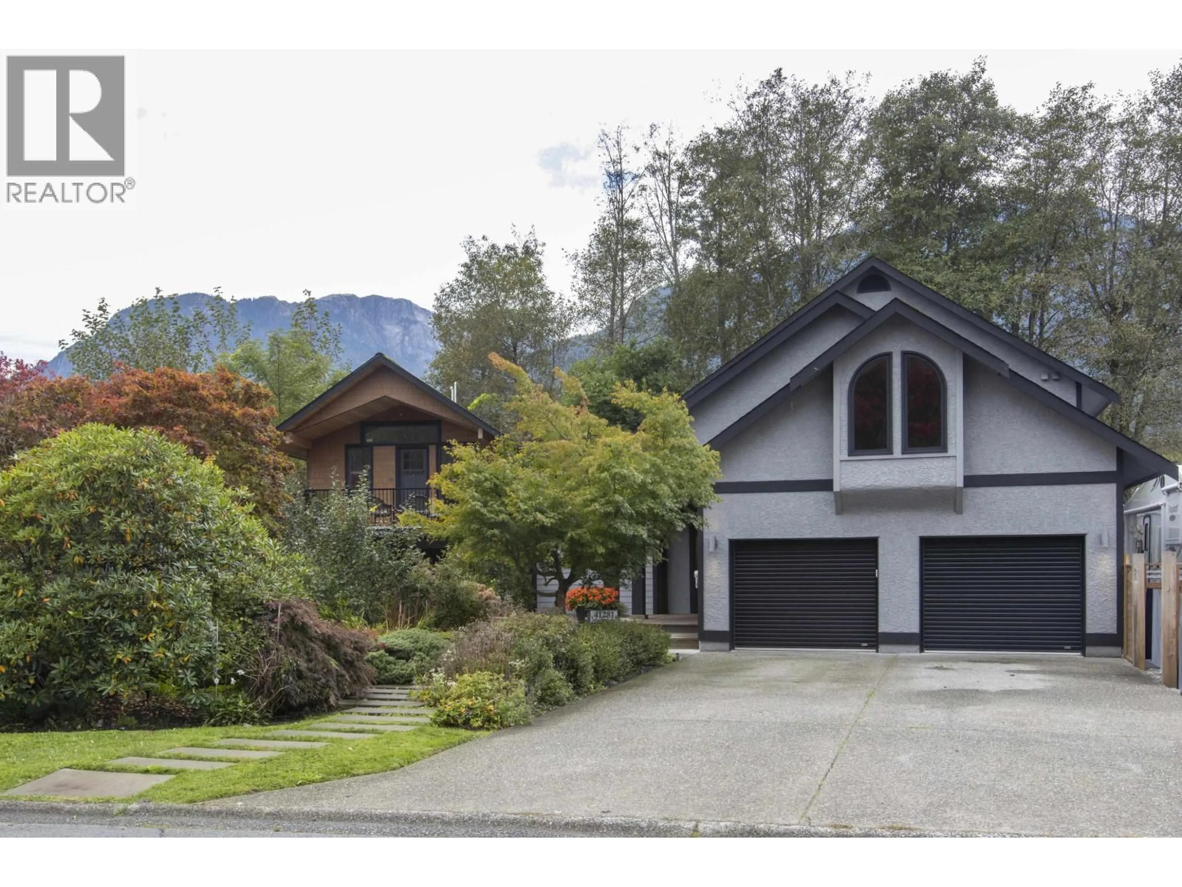 Home with vinyl exterior material, mountain view for 41281 MEADOW AVENUE, Squamish British Columbia V0N1H0