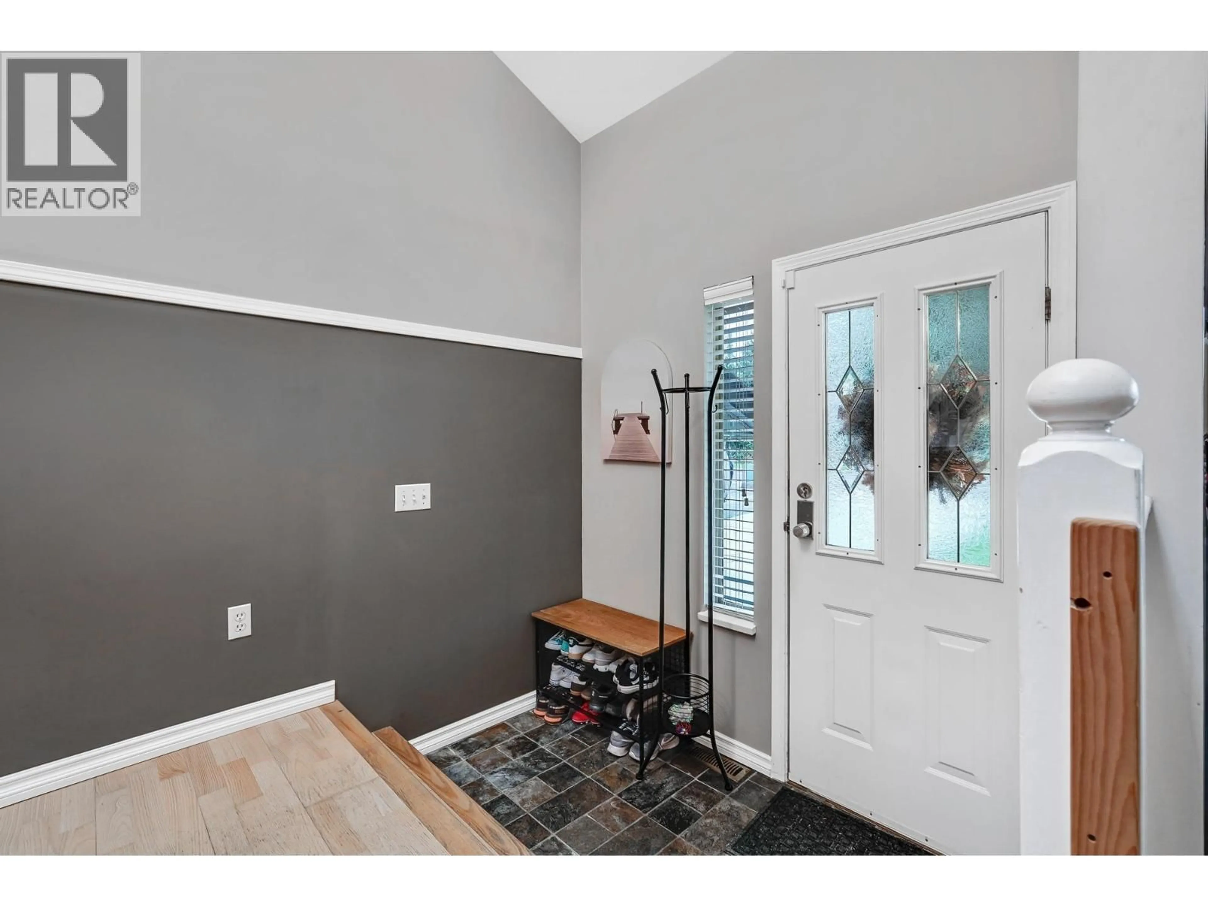 Indoor entryway for 24810 118B AVENUE, Maple Ridge British Columbia V4R1Z2