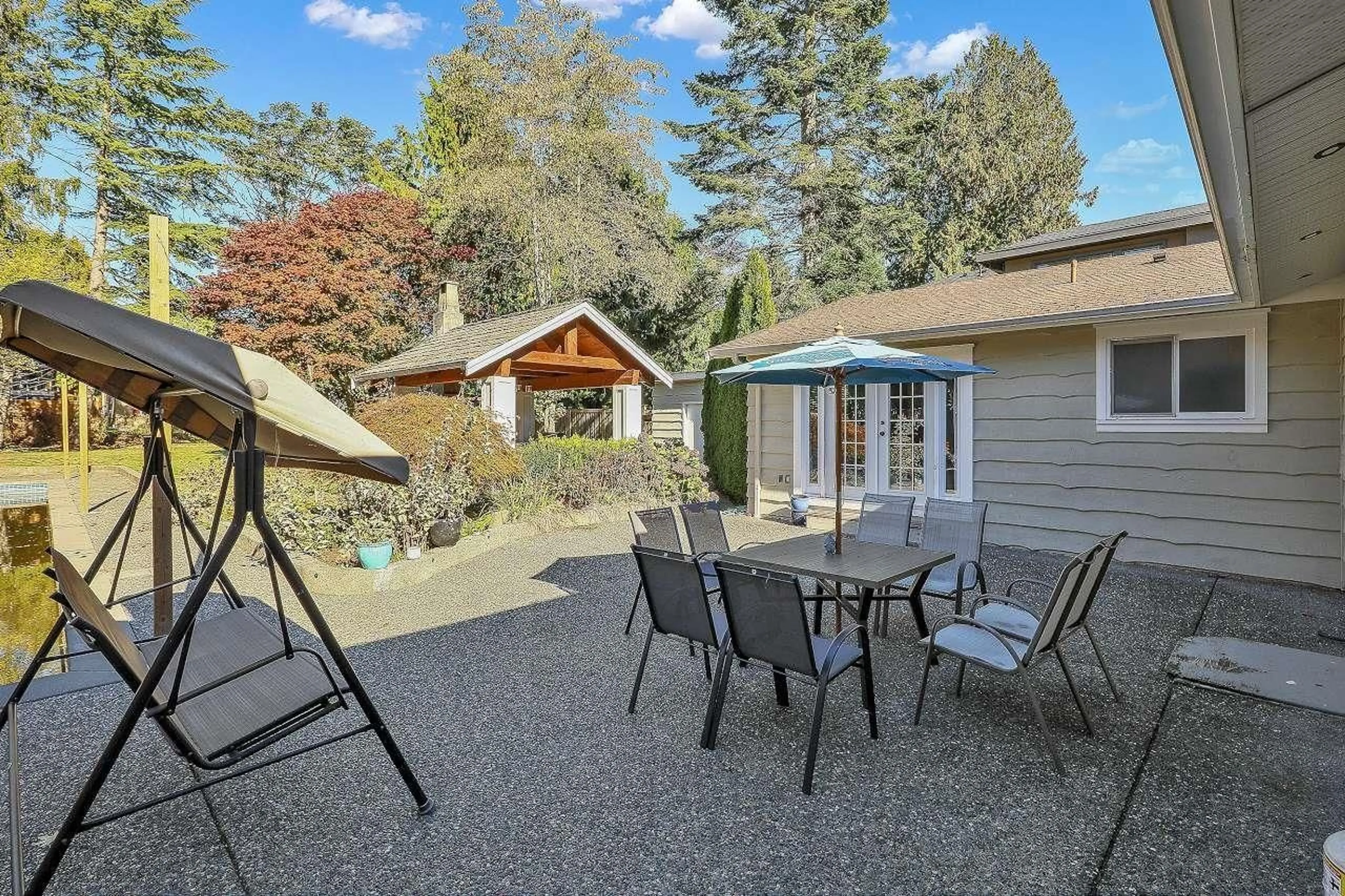 Patio, water/lake/river/ocean view for 13721 MARINE, Surrey British Columbia V4B1A3