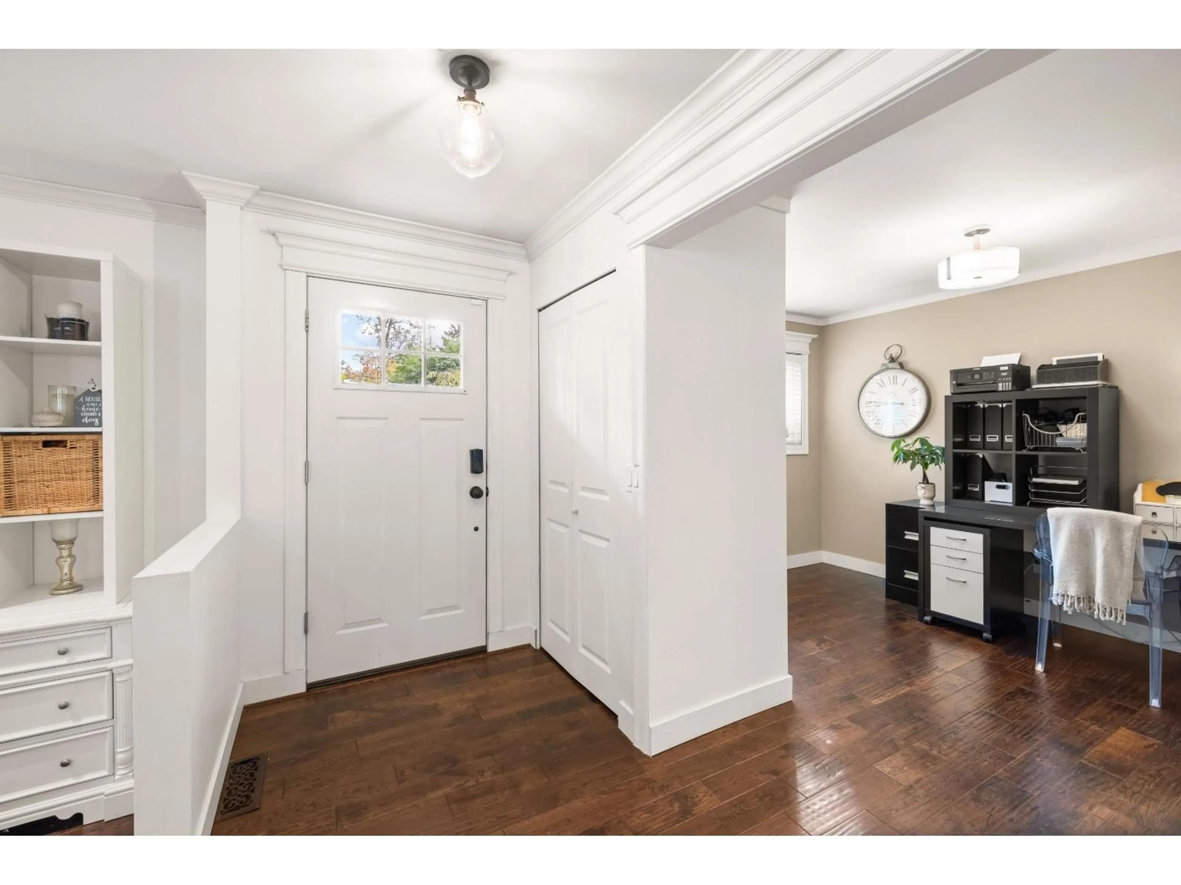 Indoor entryway for 4951 199A, Langley British Columbia V3A1J5