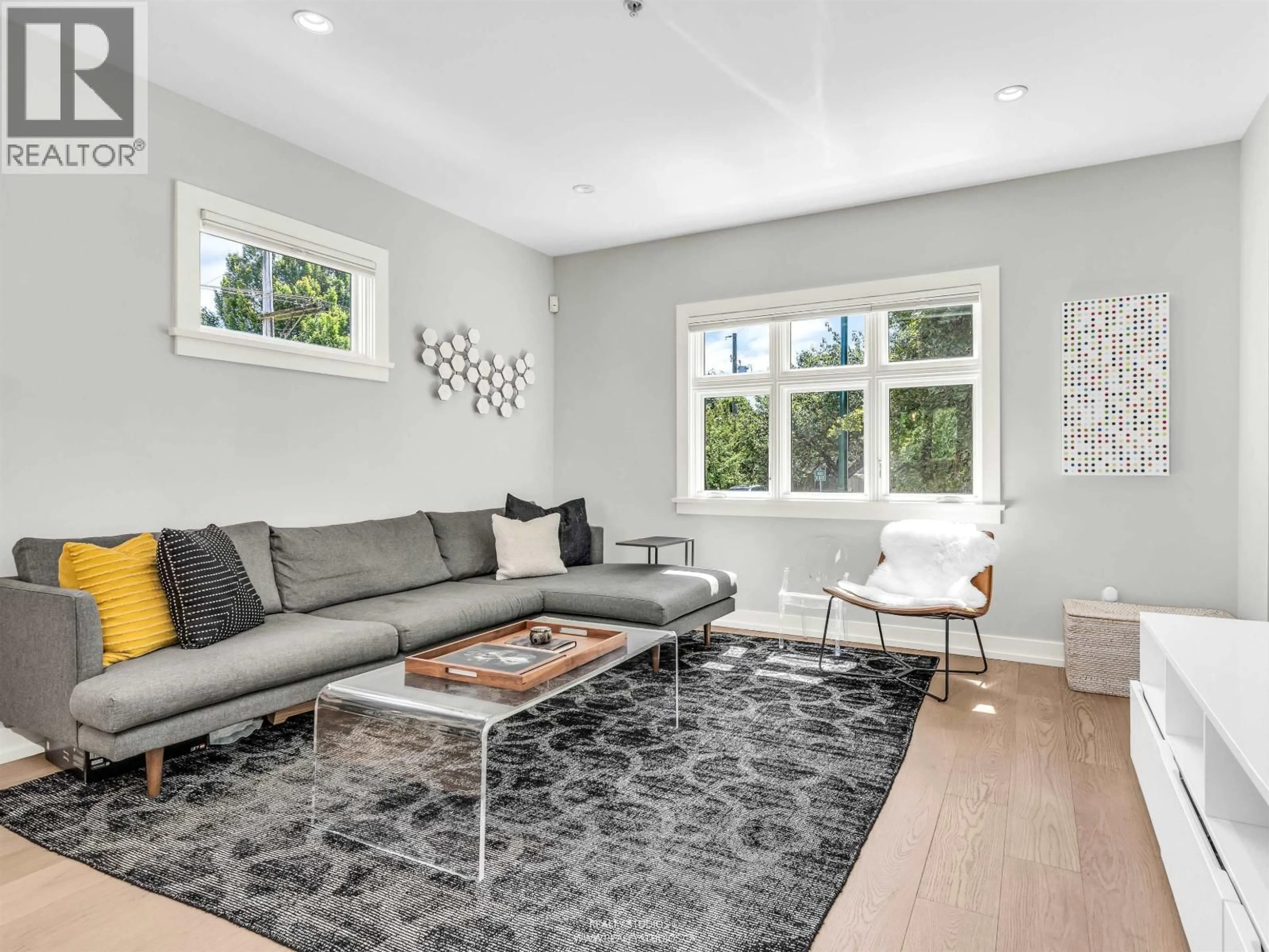 Living room with furniture, unknown for 91 27TH AVENUE, Vancouver British Columbia V5V2K2