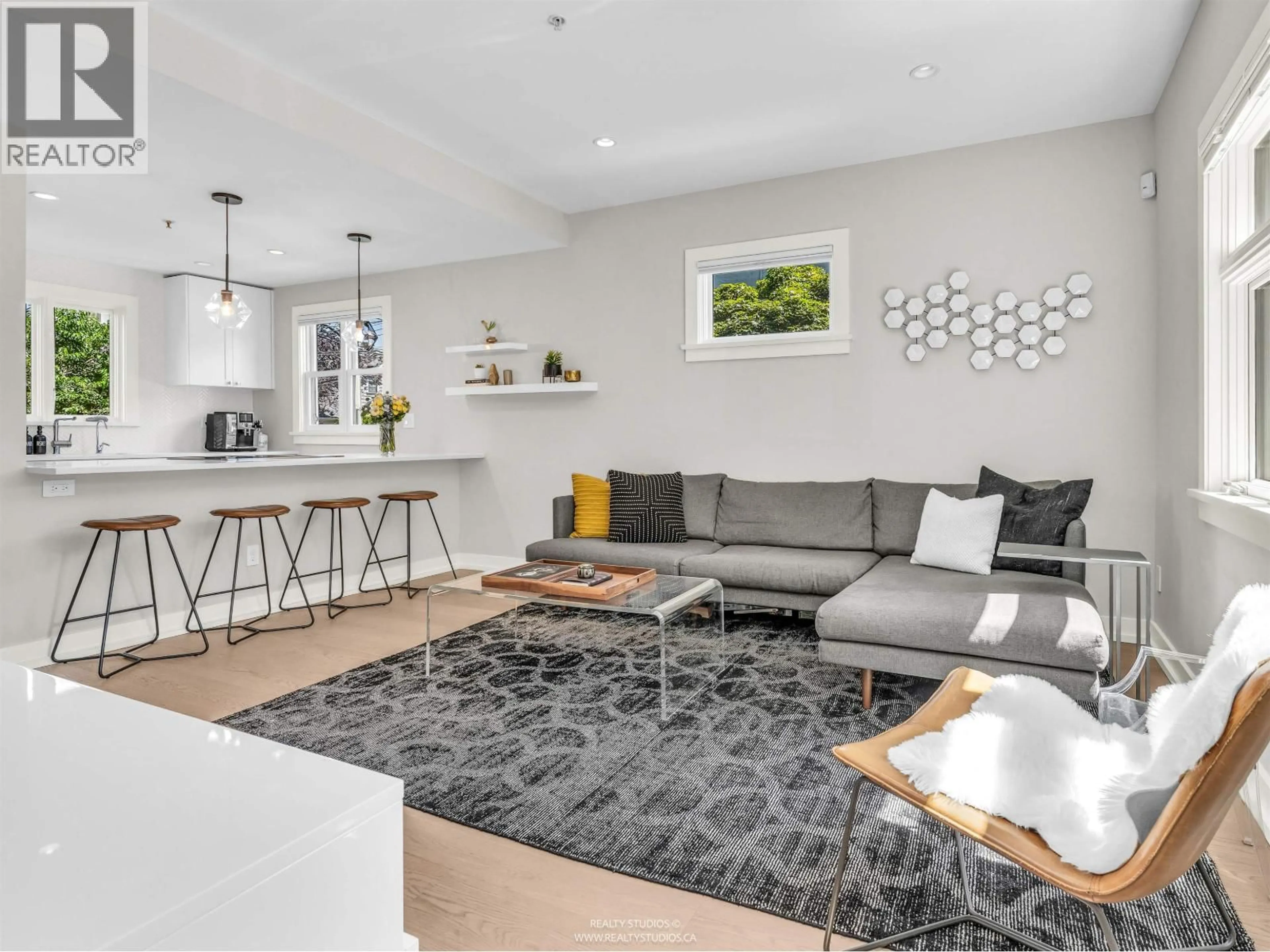 Living room with furniture, unknown for 91 27TH AVENUE, Vancouver British Columbia V5V2K2