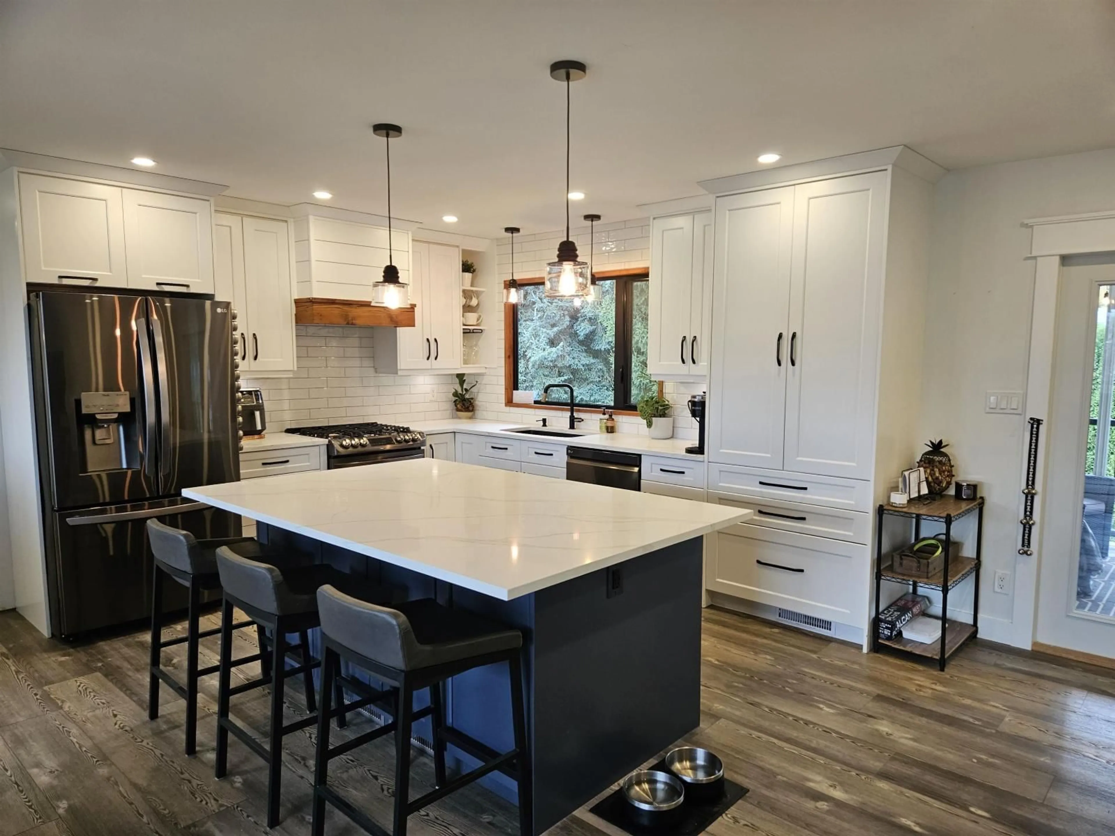 Open concept kitchen, unknown for 8041 MANSON, Mission British Columbia V2V6P6