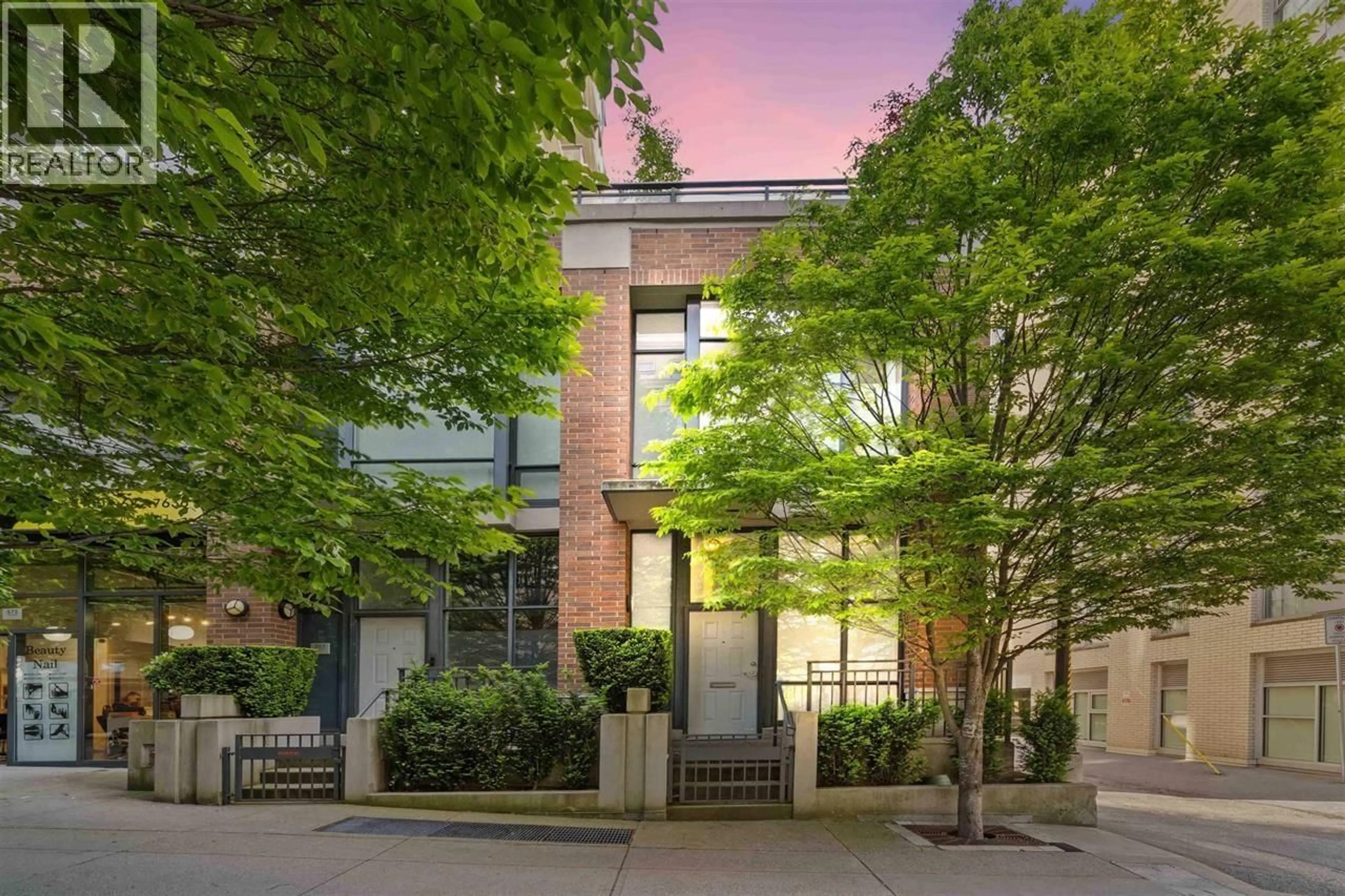Unknown for 555 HELMCKEN STREET, Vancouver British Columbia V6B5H7