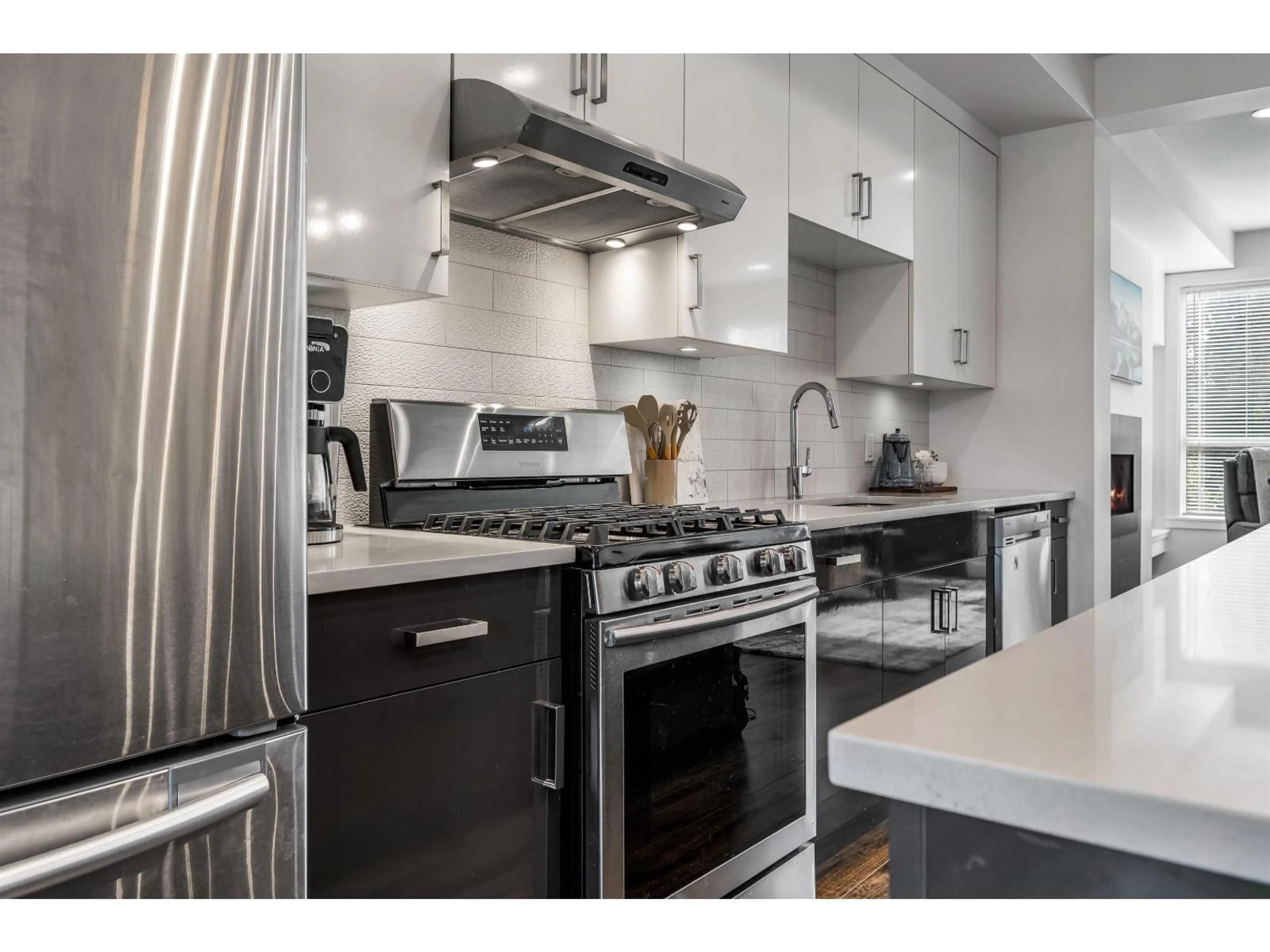 Contemporary kitchen, unknown for 8 - 8413 MIDTOWN WAY, Chilliwack British Columbia V2P0G7