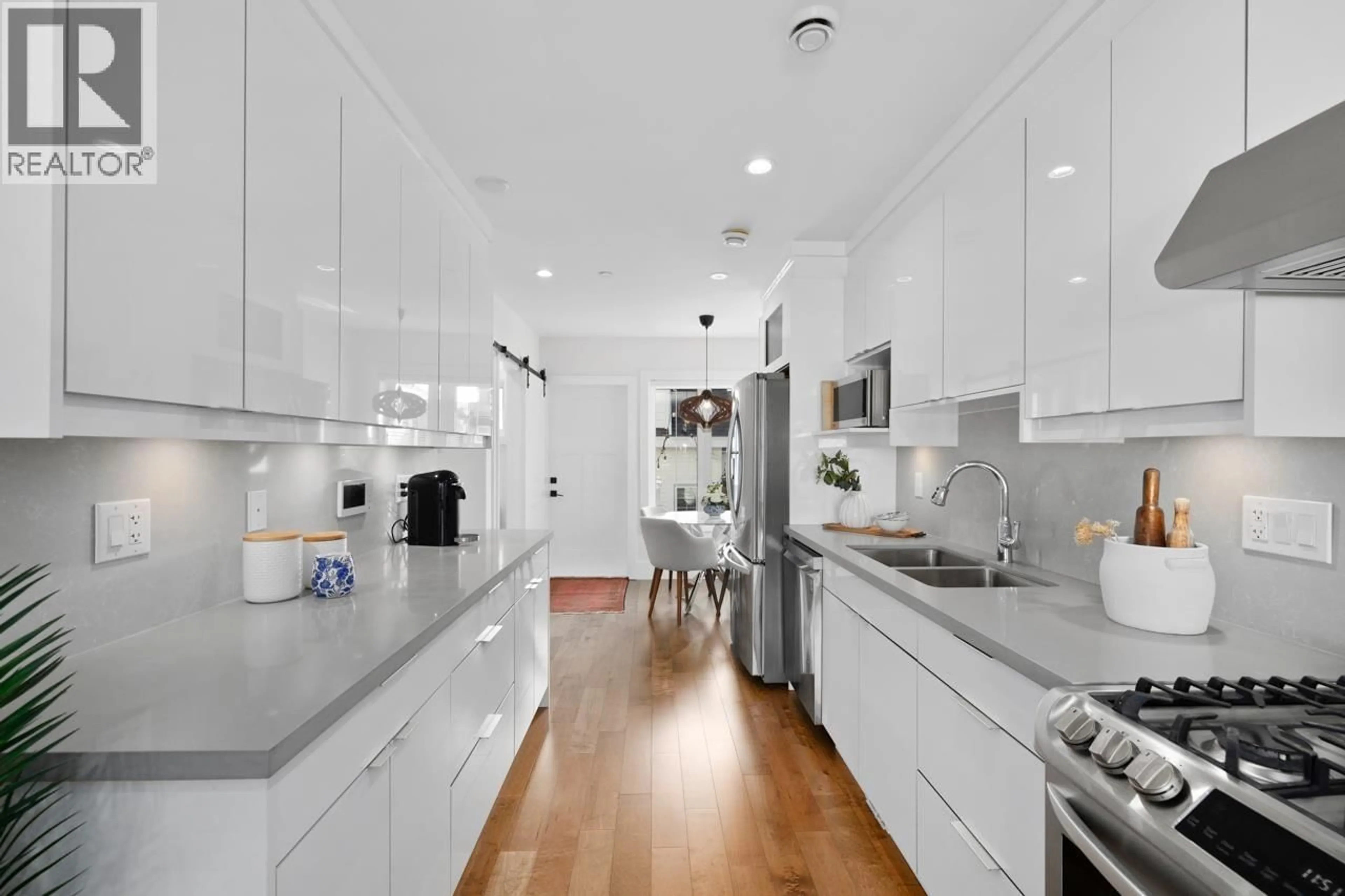 Contemporary kitchen, ceramic/tile floor for 2248 GRANT STREET, Vancouver British Columbia V5L2Z7