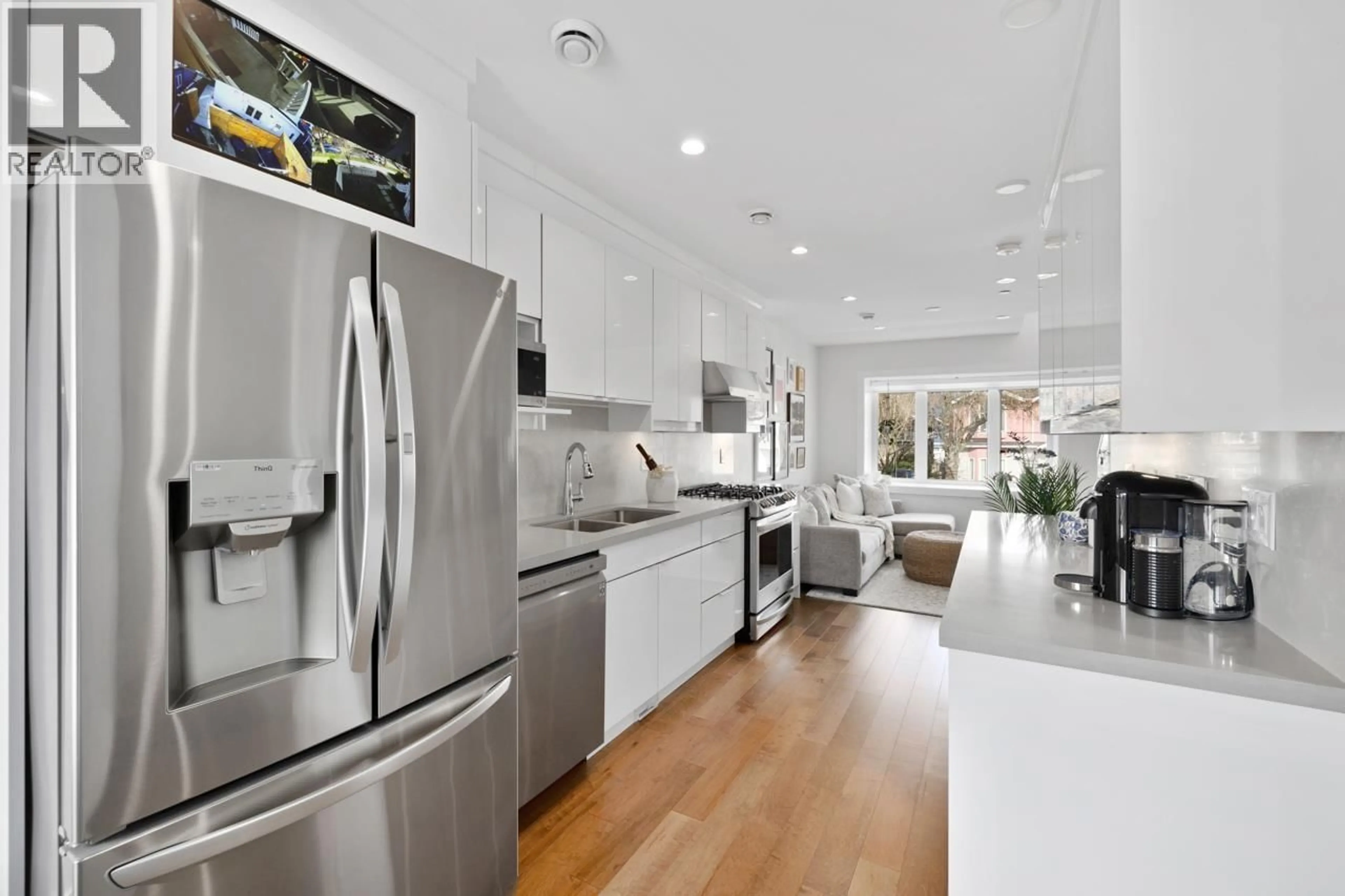 Contemporary kitchen, unknown for 2248 GRANT STREET, Vancouver British Columbia V5L2Z7