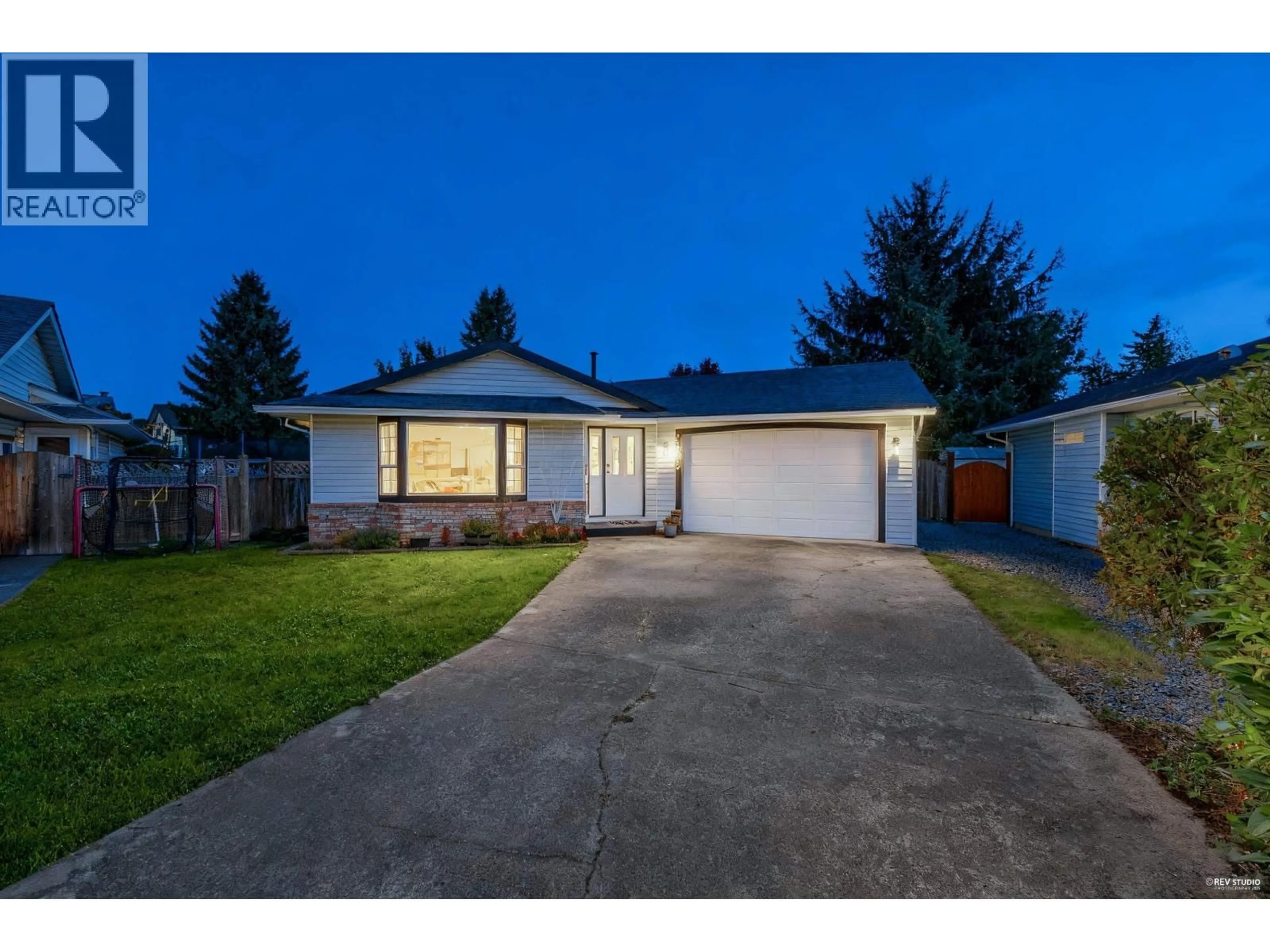 A pic from outside/outdoor area/front of a property/back of a property/a pic from drone, street for 23369 117B AVENUE, Maple Ridge British Columbia V2X0B9