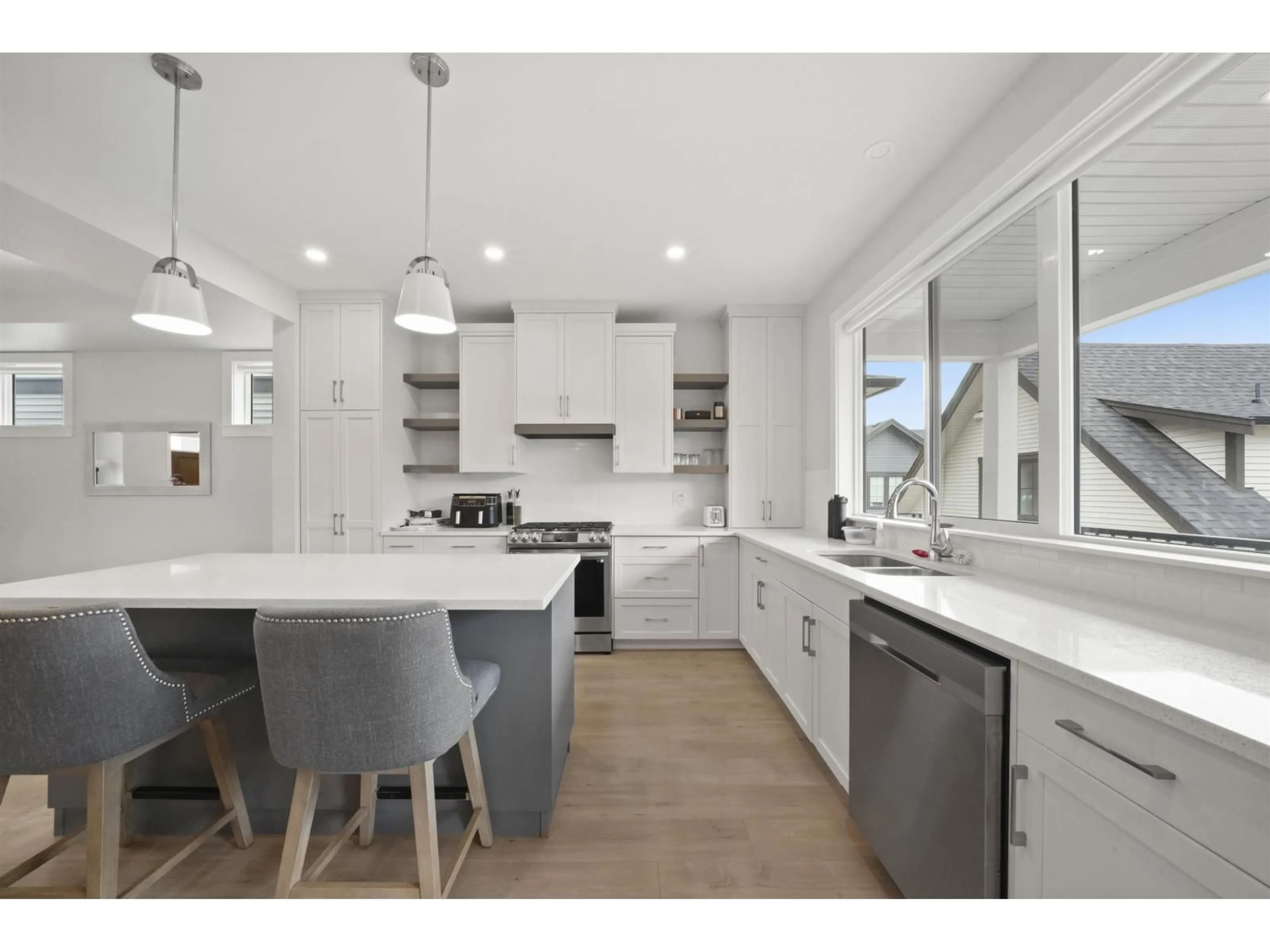 Open concept kitchen, unknown for 7837 CEDARBROOK ROAD, Chilliwack British Columbia V2R6G7