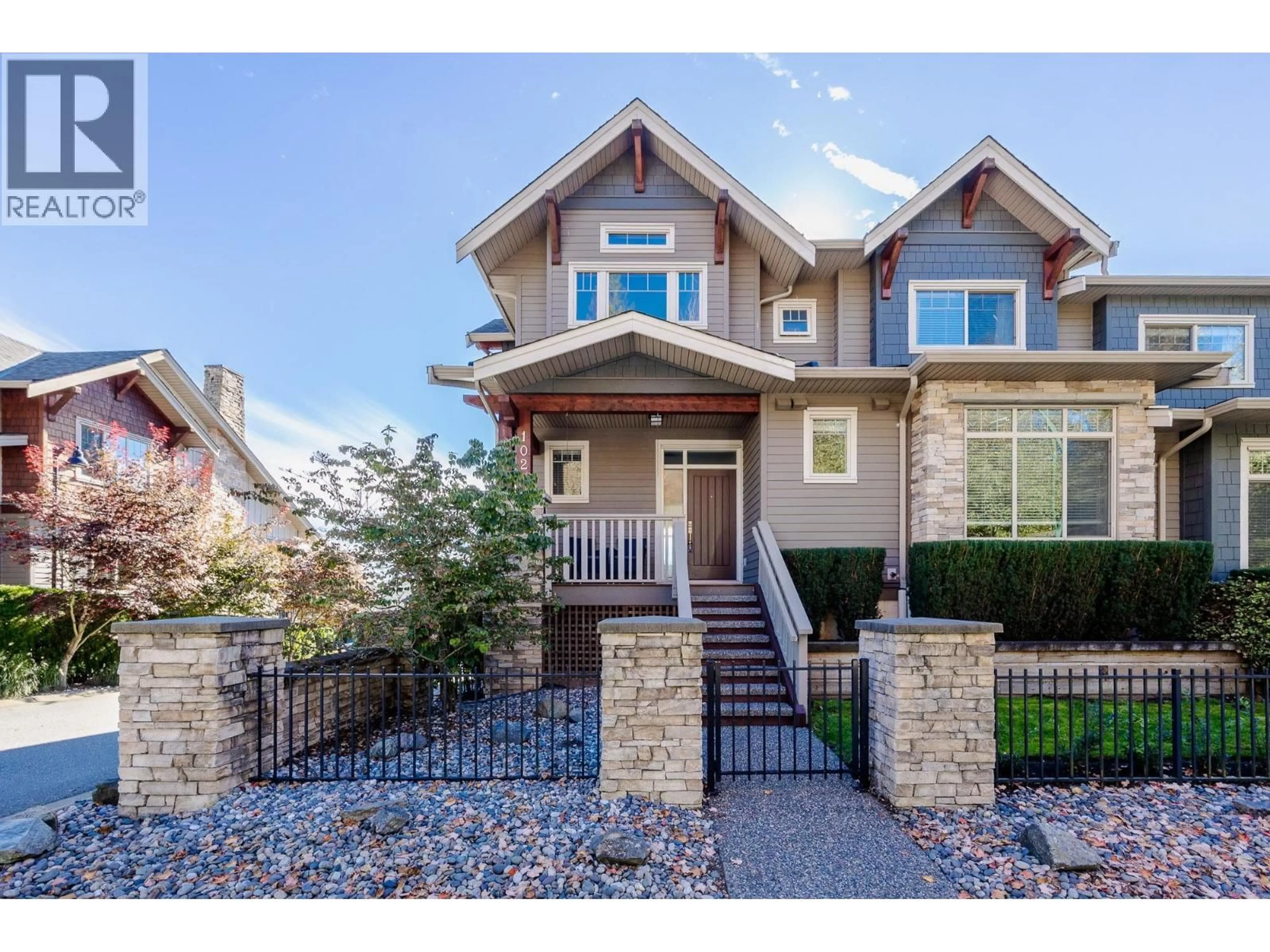 Home with brick exterior material, street for 102 - 3458 BURKE VILLAGE PROMENADE, Coquitlam British Columbia V3E0J1
