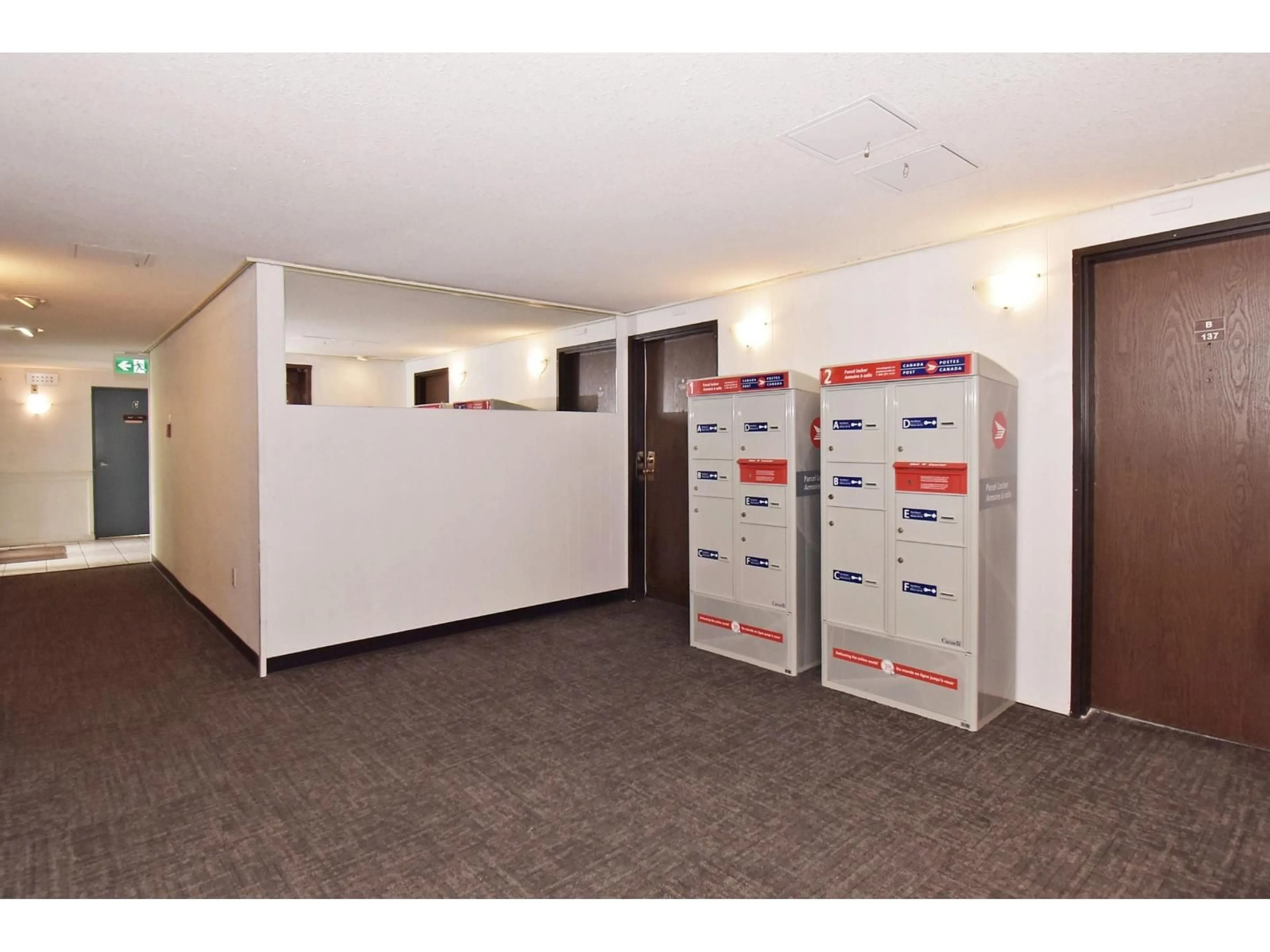 Indoor foyer for 281C - 8635 120, Delta British Columbia V4C6R5