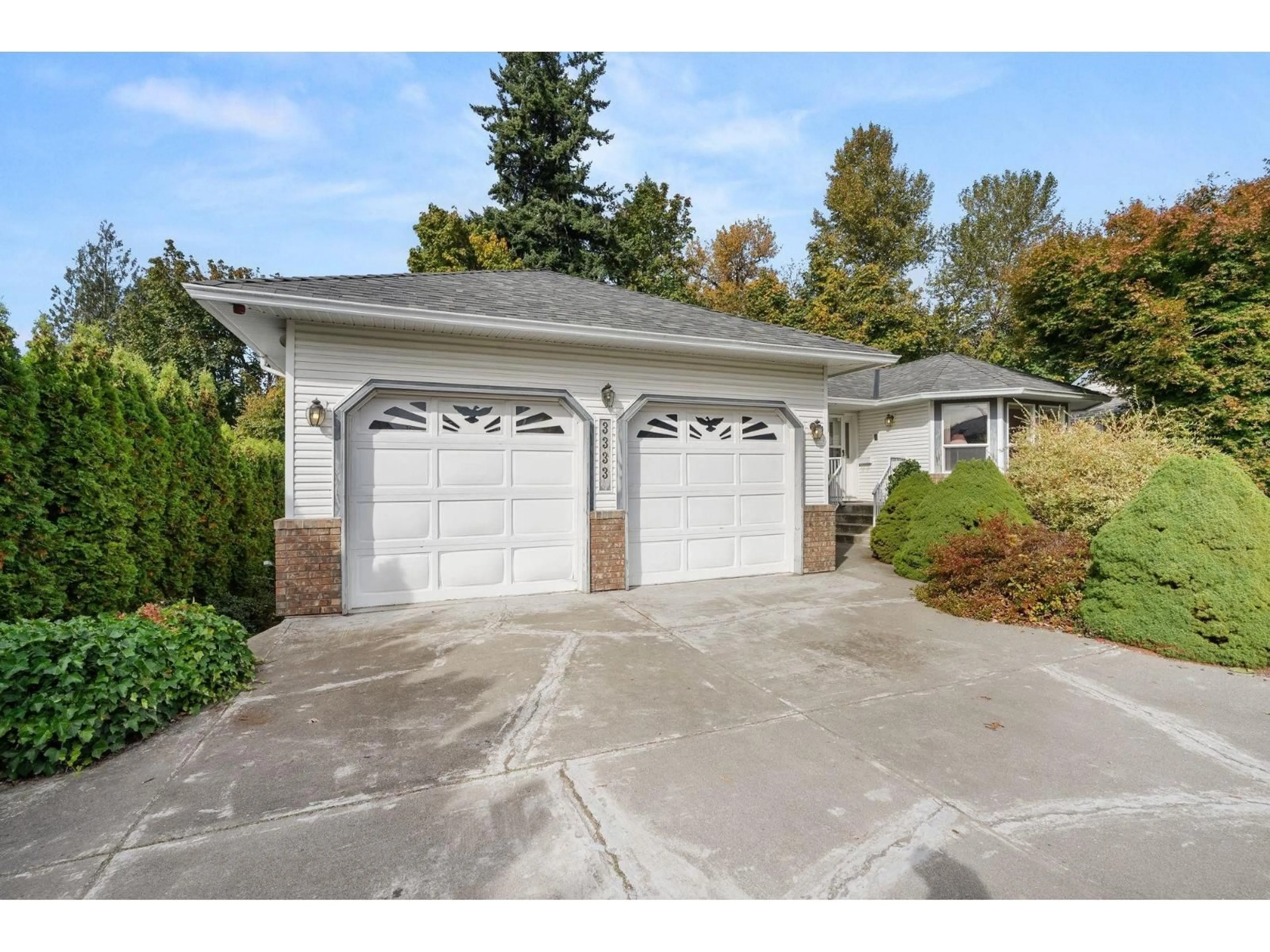 Indoor garage for 3333 FIRHILL, Abbotsford British Columbia V2T5L4