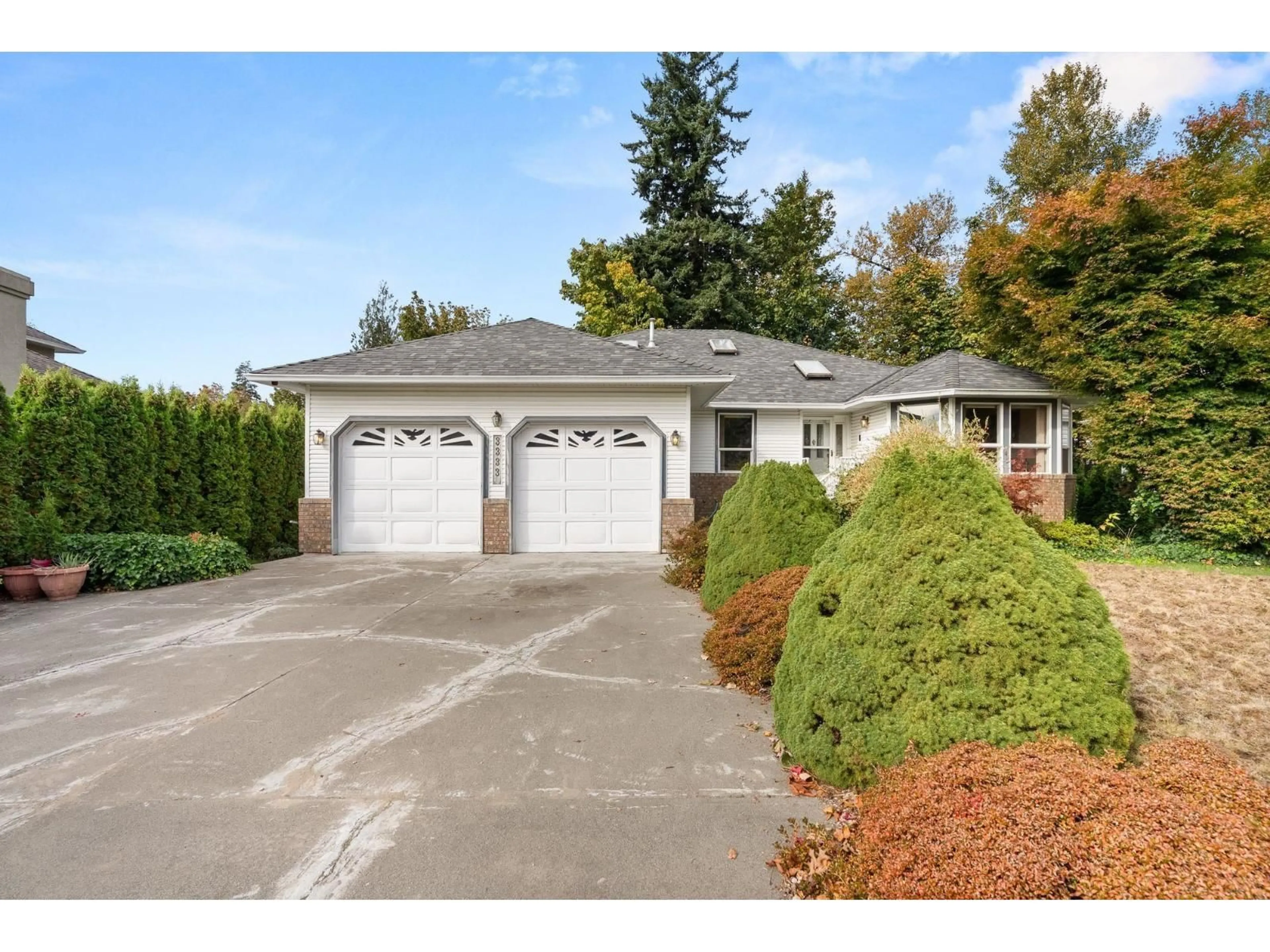 Home with vinyl exterior material, street for 3333 FIRHILL, Abbotsford British Columbia V2T5L4