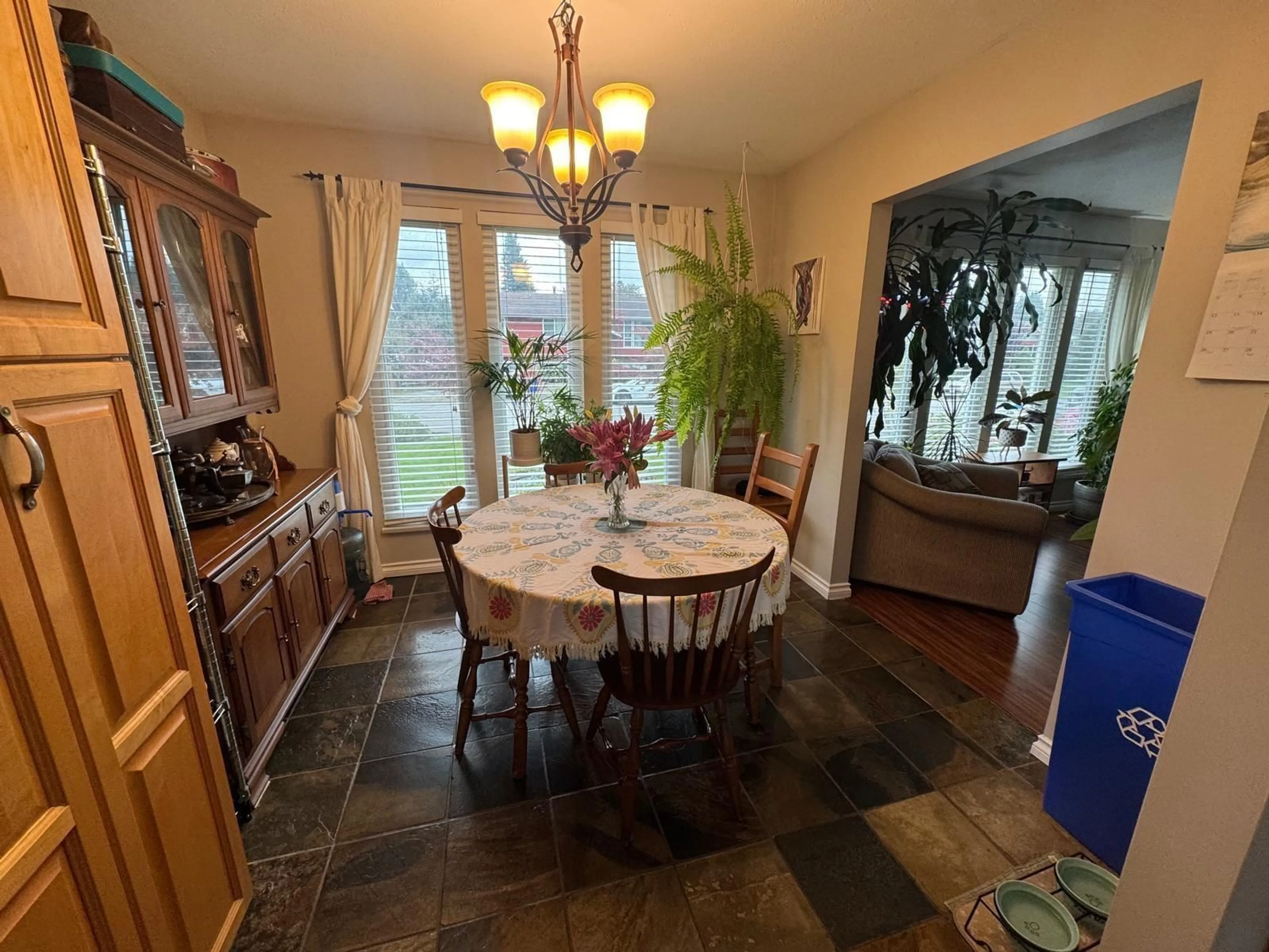 Dining room, ceramic/tile floor for 35183 EWERT, Mission British Columbia V2V6S7