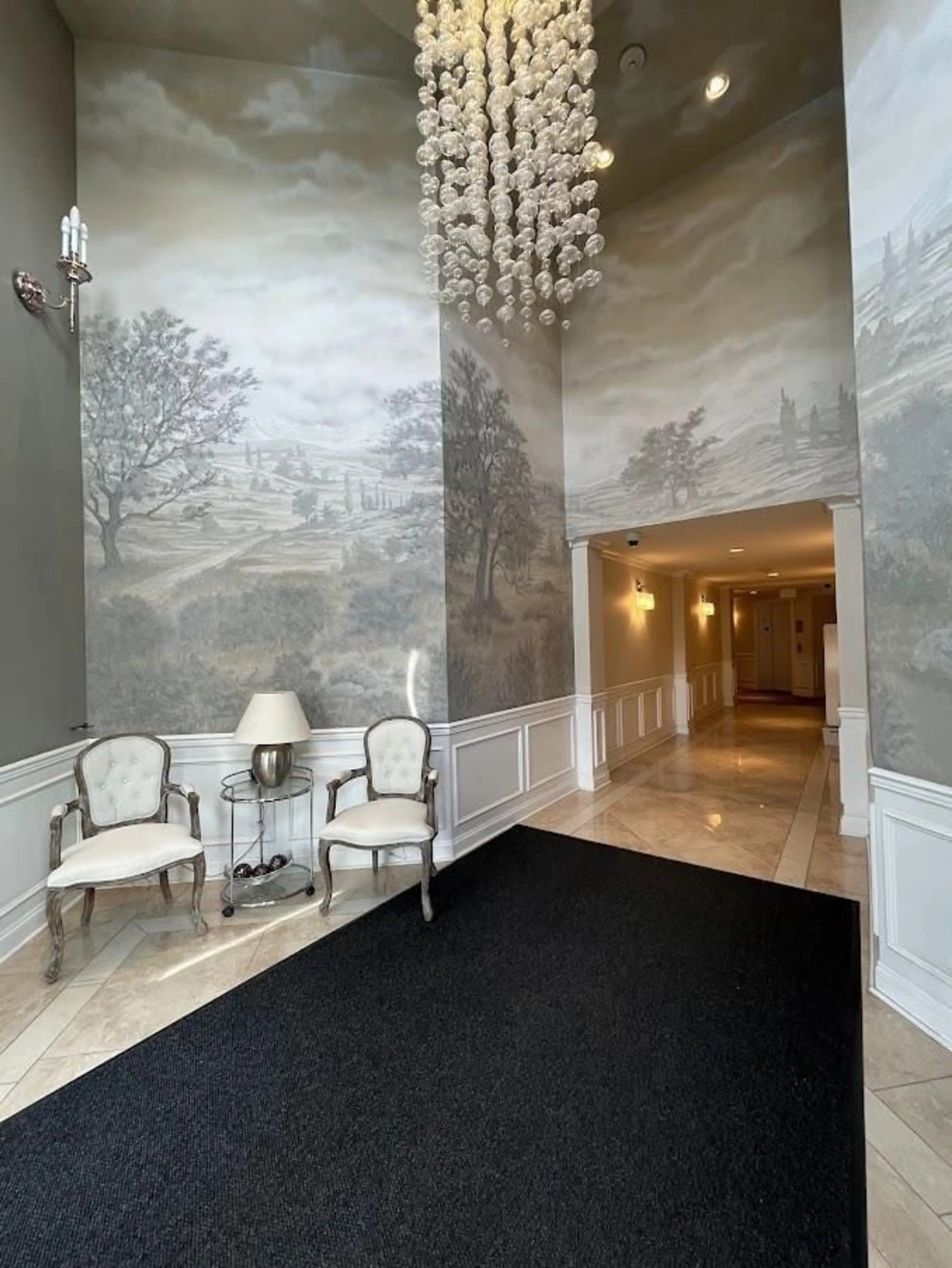 Indoor foyer for 305 - 15357 ROPER, White Rock British Columbia V4B2G2
