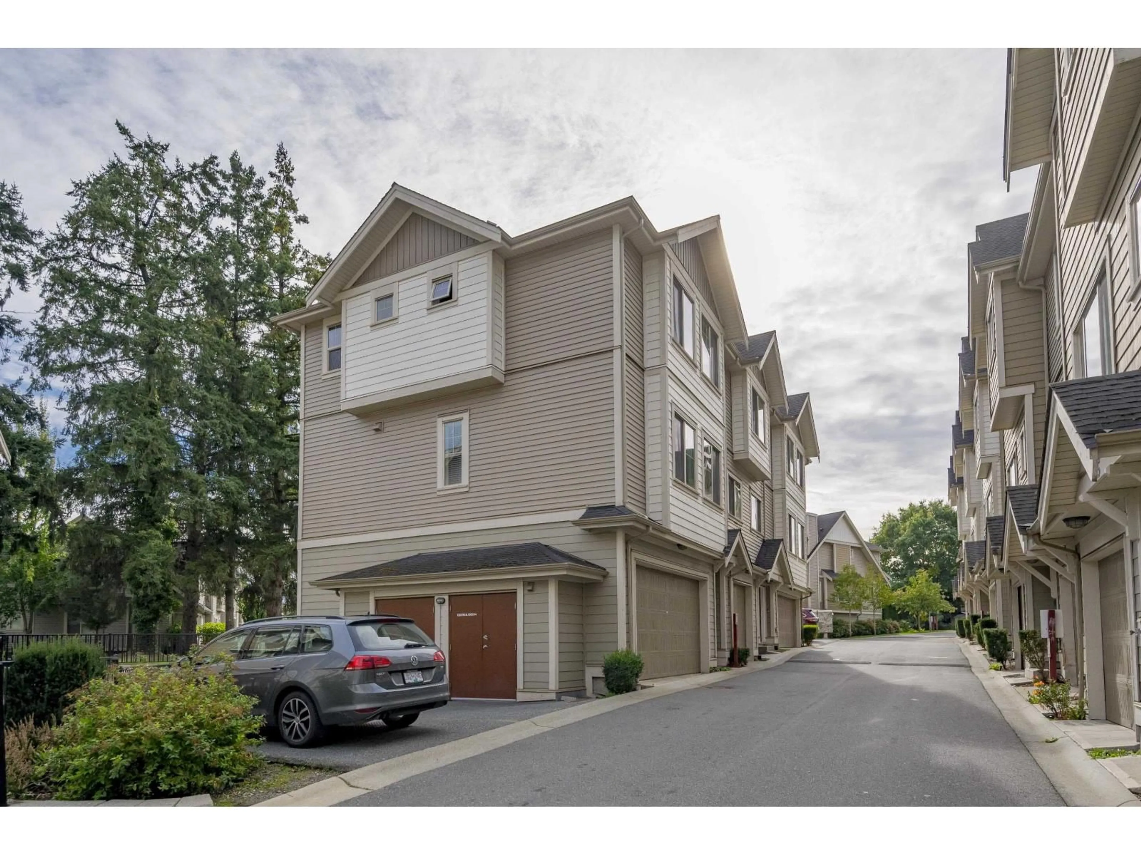 Unknown for 68 - 19097 64, Surrey British Columbia V3S6X5