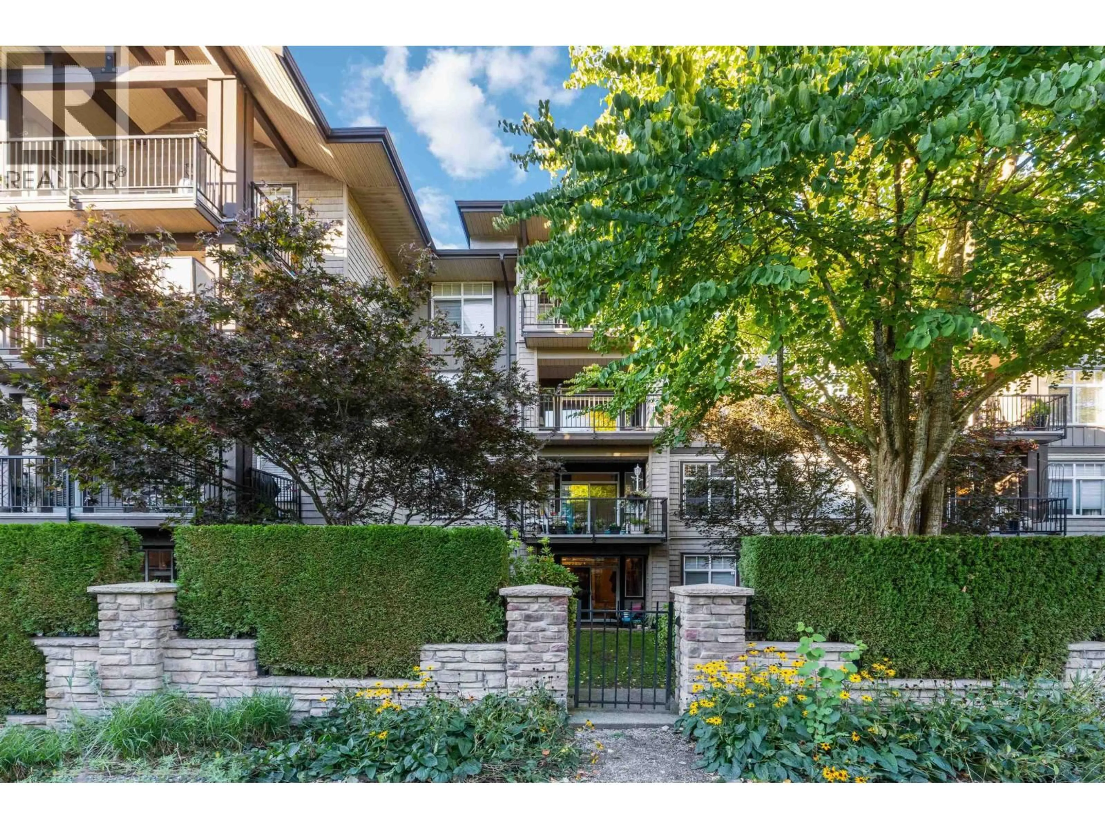 Patio, street for 305 - 12268 224 STREET, Maple Ridge British Columbia V2X6B8