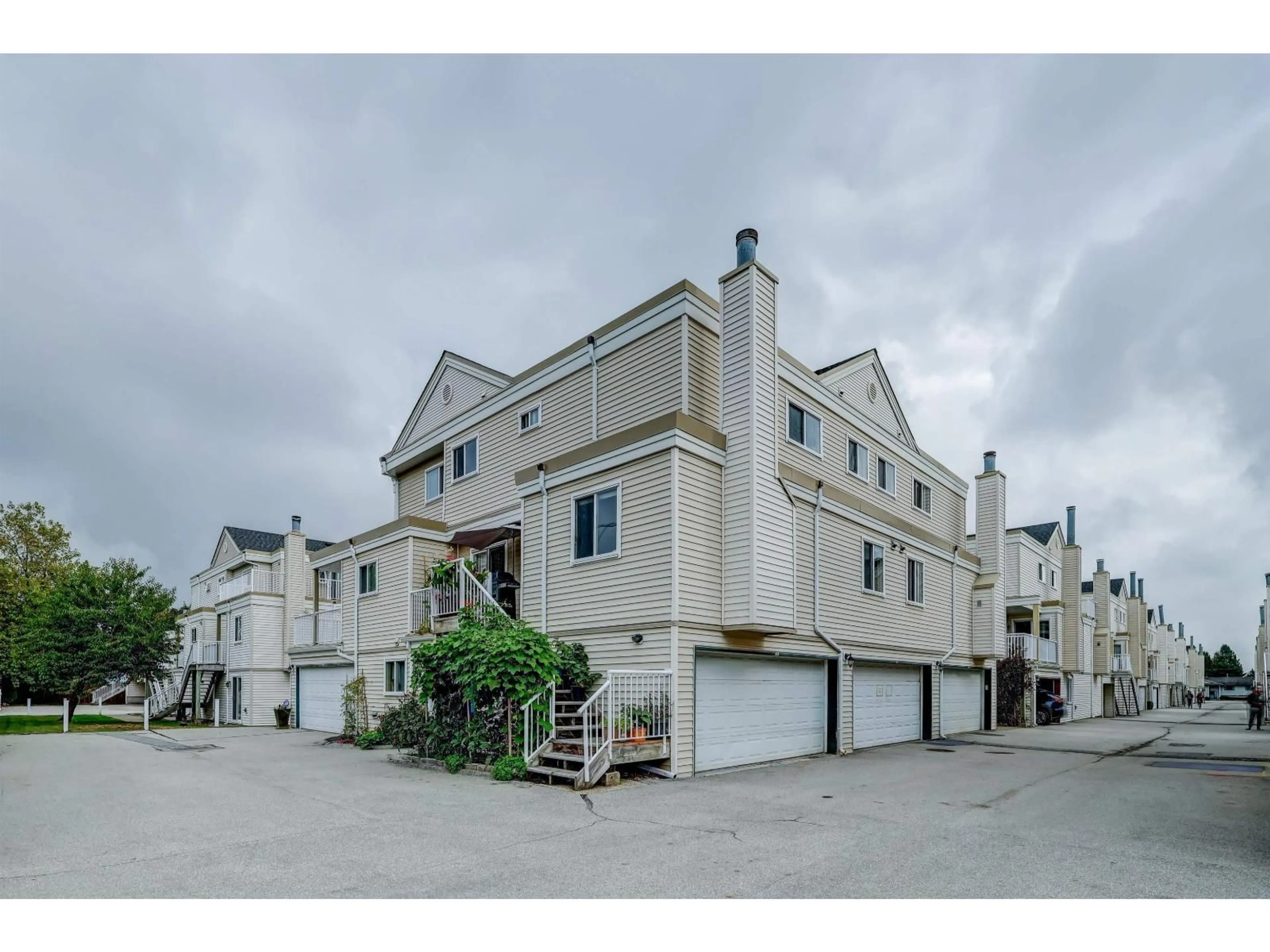 Unknown for 200 - 10077 156, Surrey British Columbia V3R4L6
