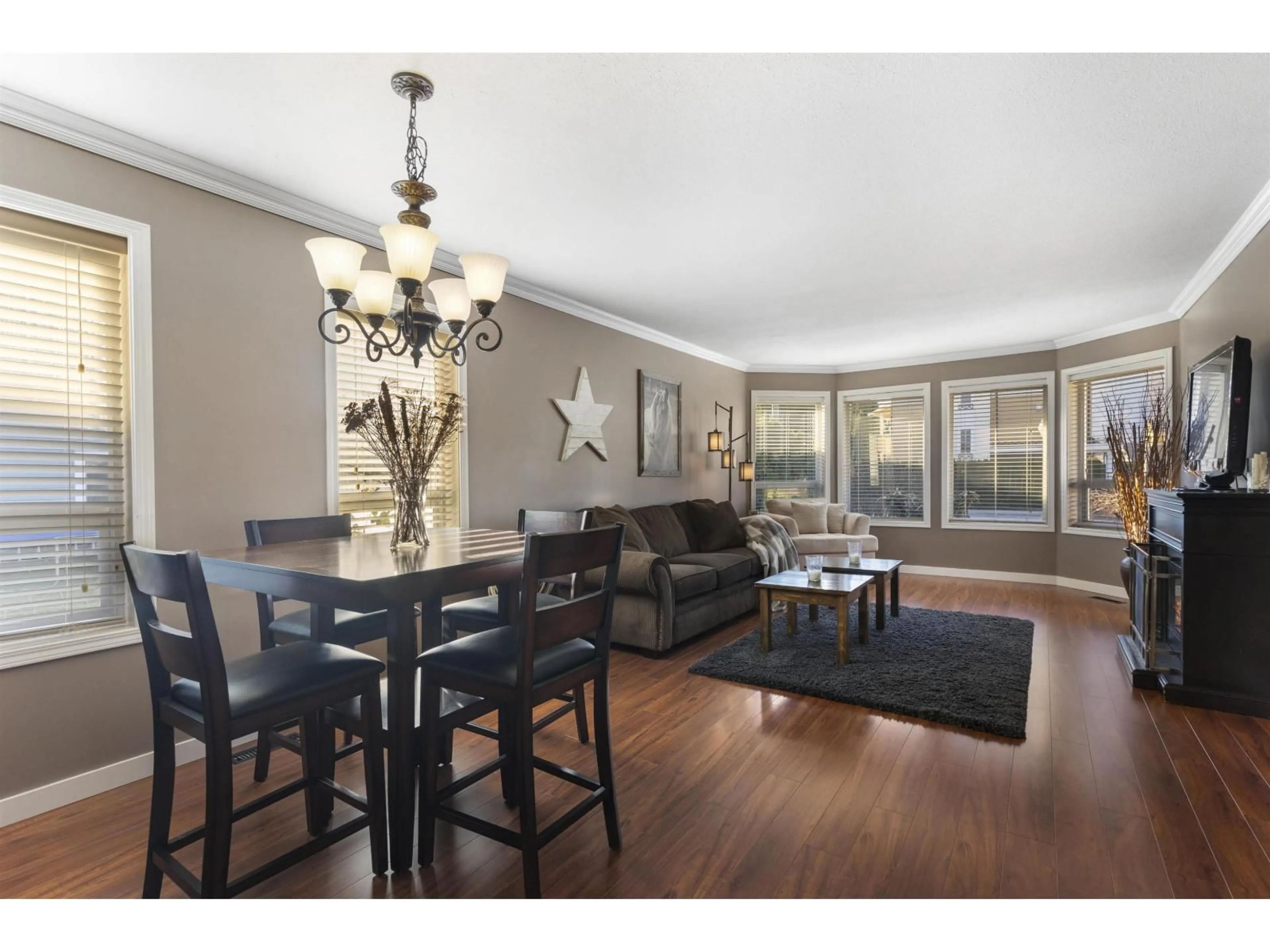 Dining room, wood/laminate floor for 1636 AGASSIZ-ROSEDALE HIGHWAY NO 9 HIGHWAY, Agassiz British Columbia V0M1A3