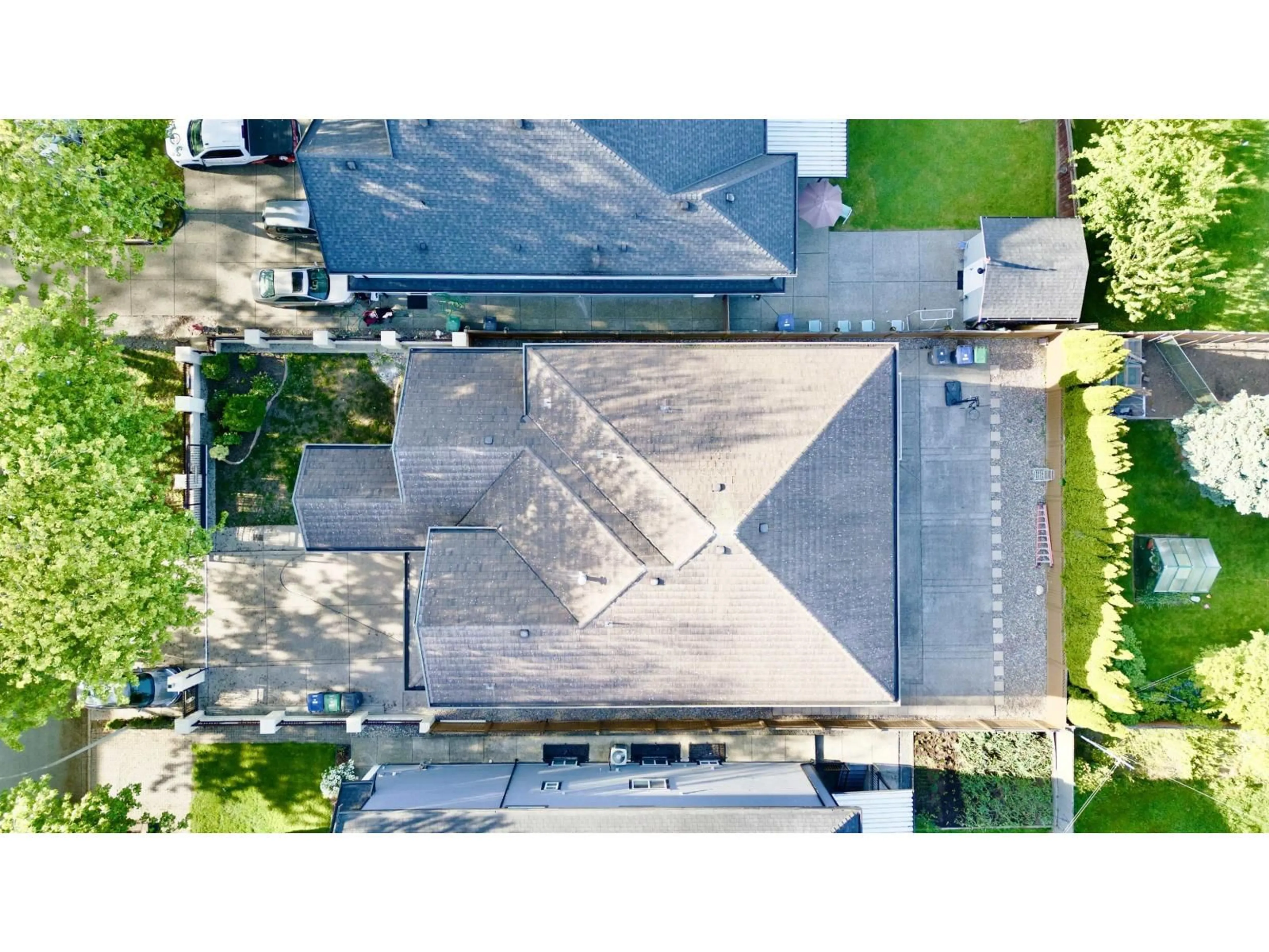 A pic from outside/outdoor area/front of a property/back of a property/a pic from drone, street for 6290 129A, Surrey British Columbia V3X1R8