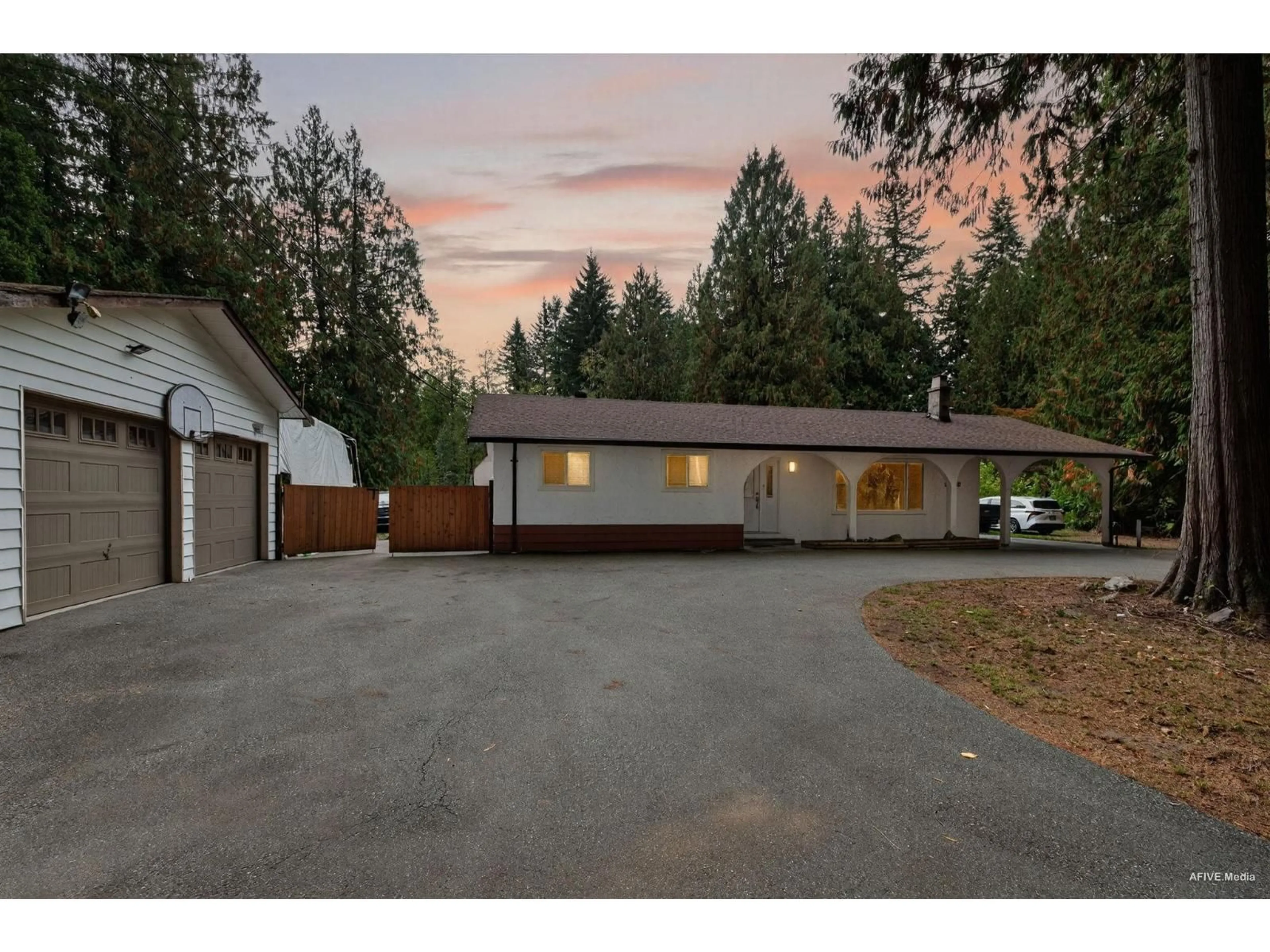 Unknown for 25160 54, Langley British Columbia V4W1T3