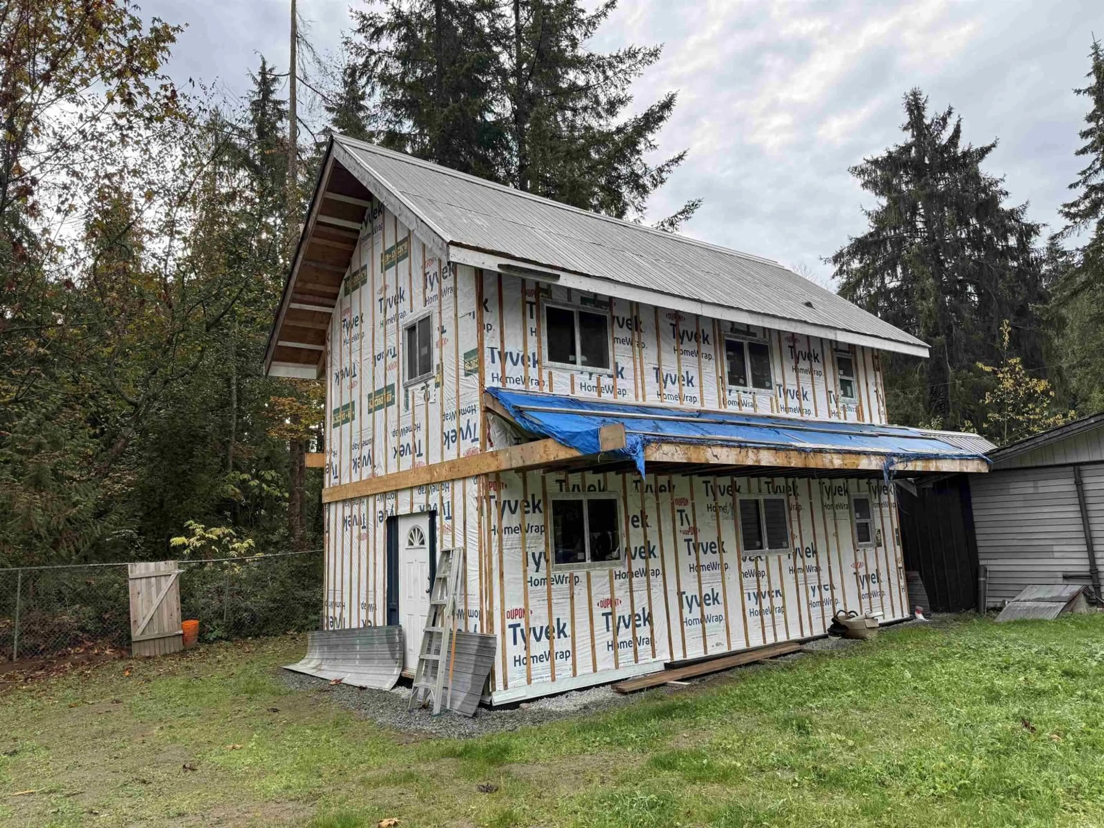 Home with vinyl exterior material, building for 30727 KEYSTONE, Mission British Columbia V4S1G5