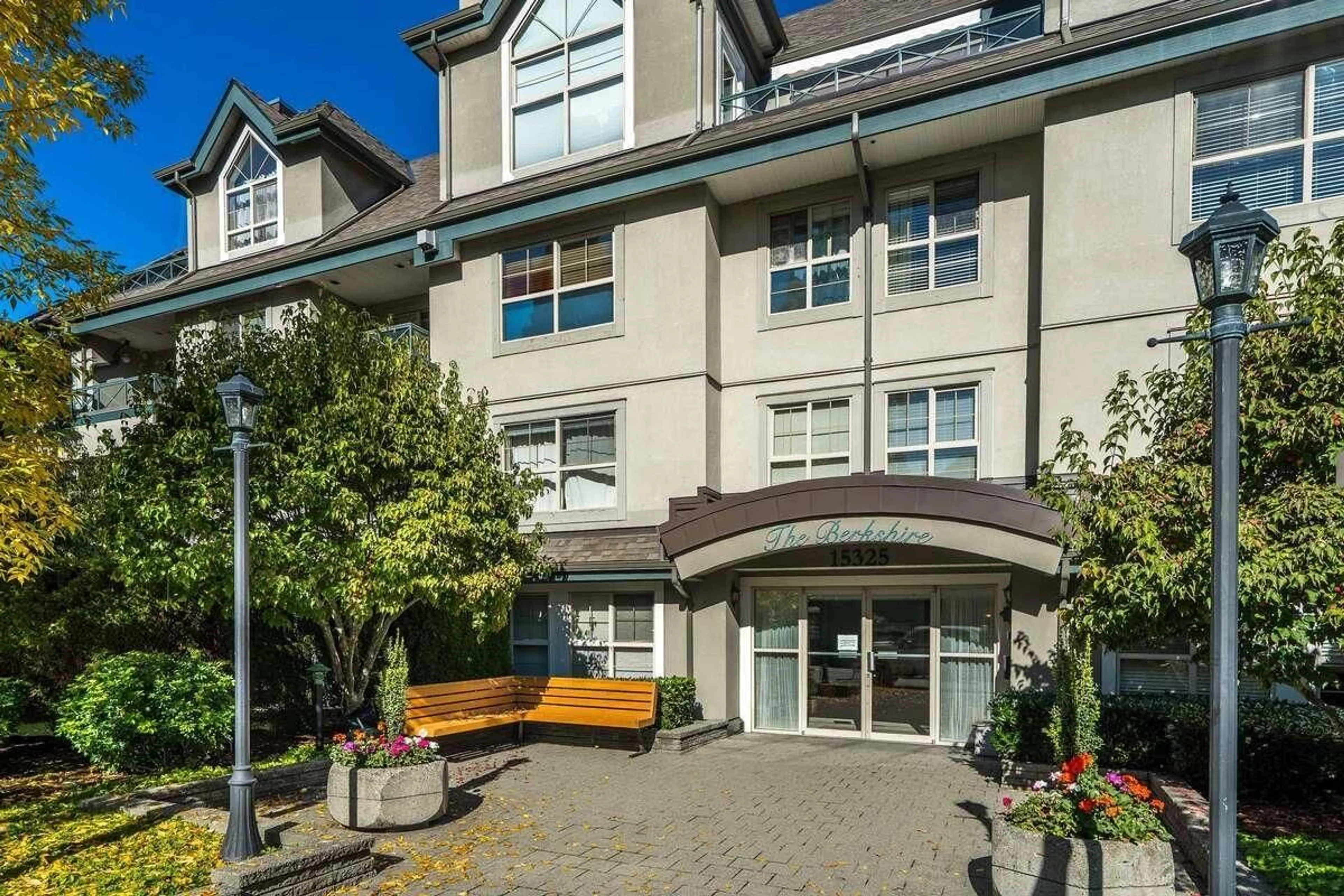 Patio, unknown for 405 - 15325 17, Surrey British Columbia V4A1T8