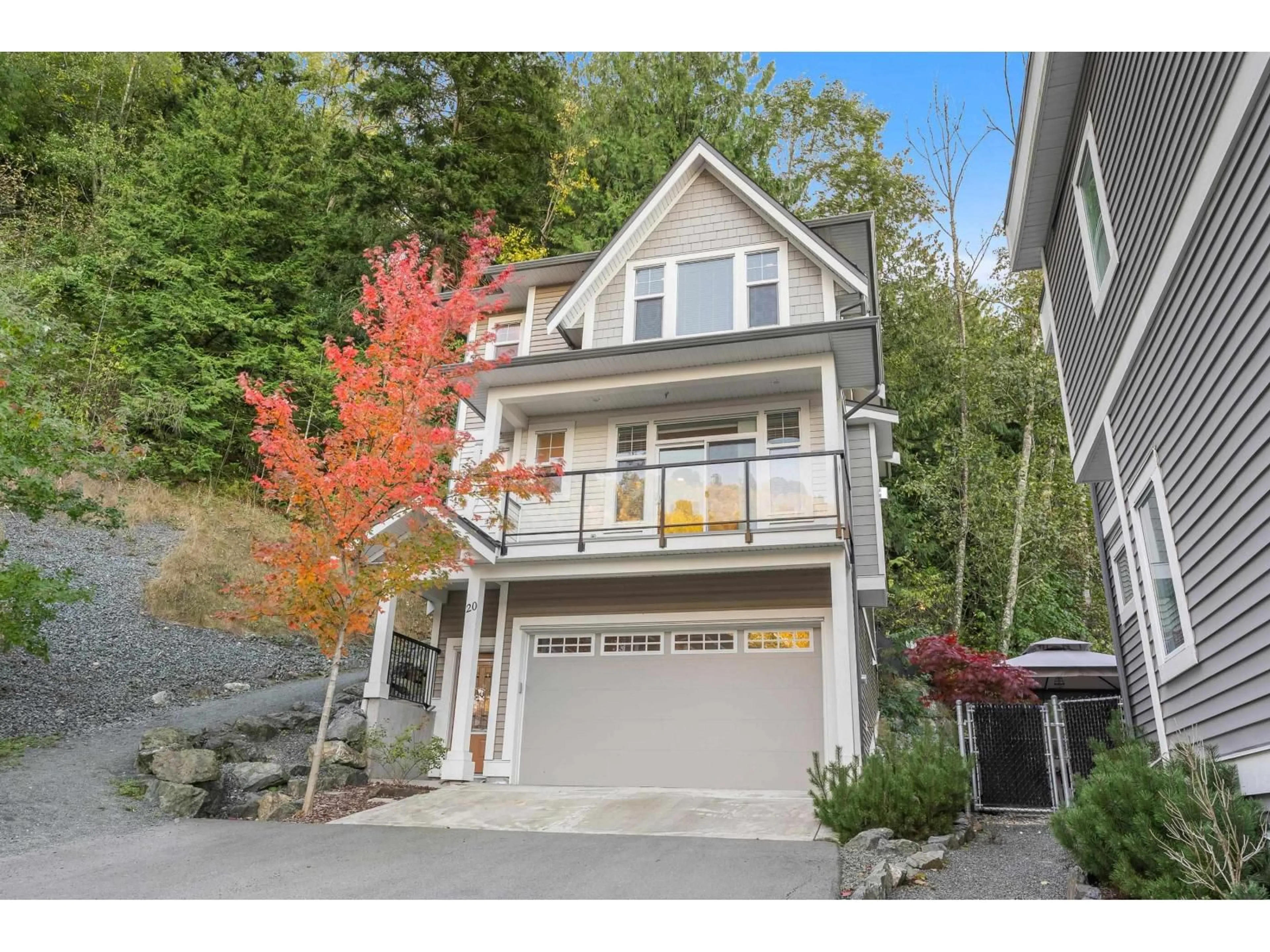 Home with vinyl exterior material, street for 20 - 47042 MACFARLANE PLACE, Chilliwack British Columbia V2R0P3