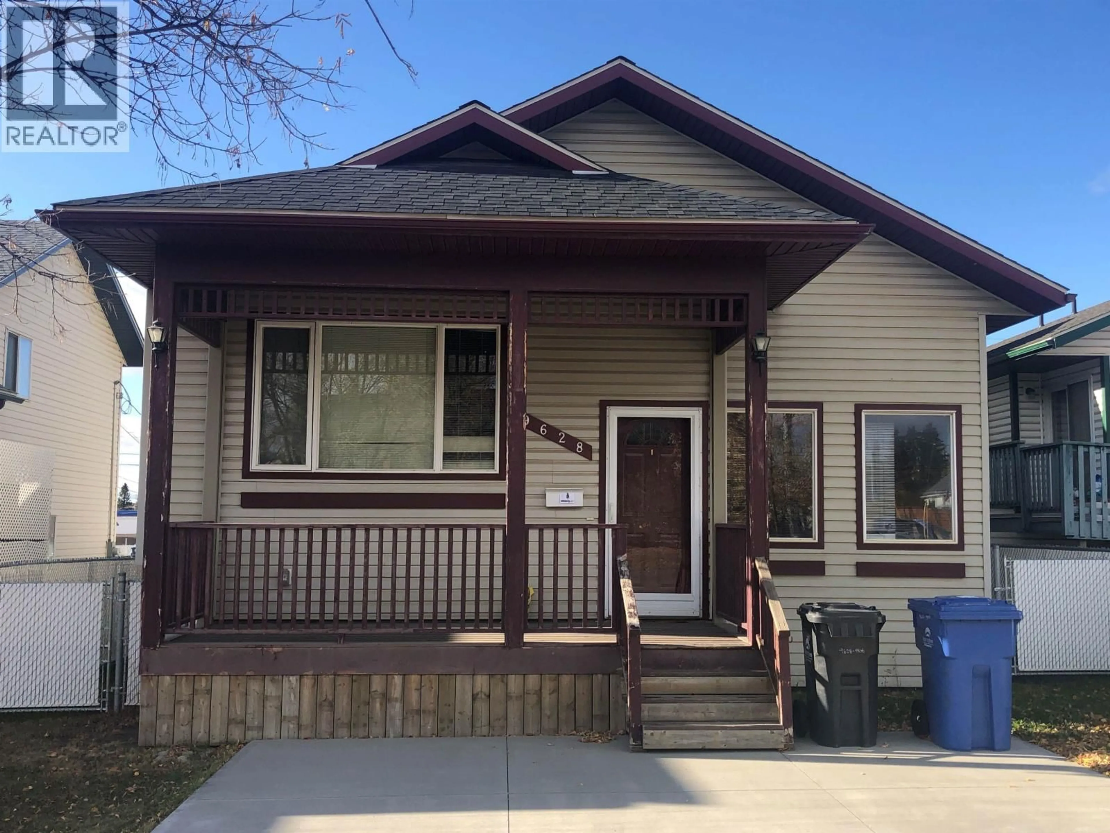 Home with vinyl exterior material, street for 9628 98 STREET, Fort St. John British Columbia V1J6Z8