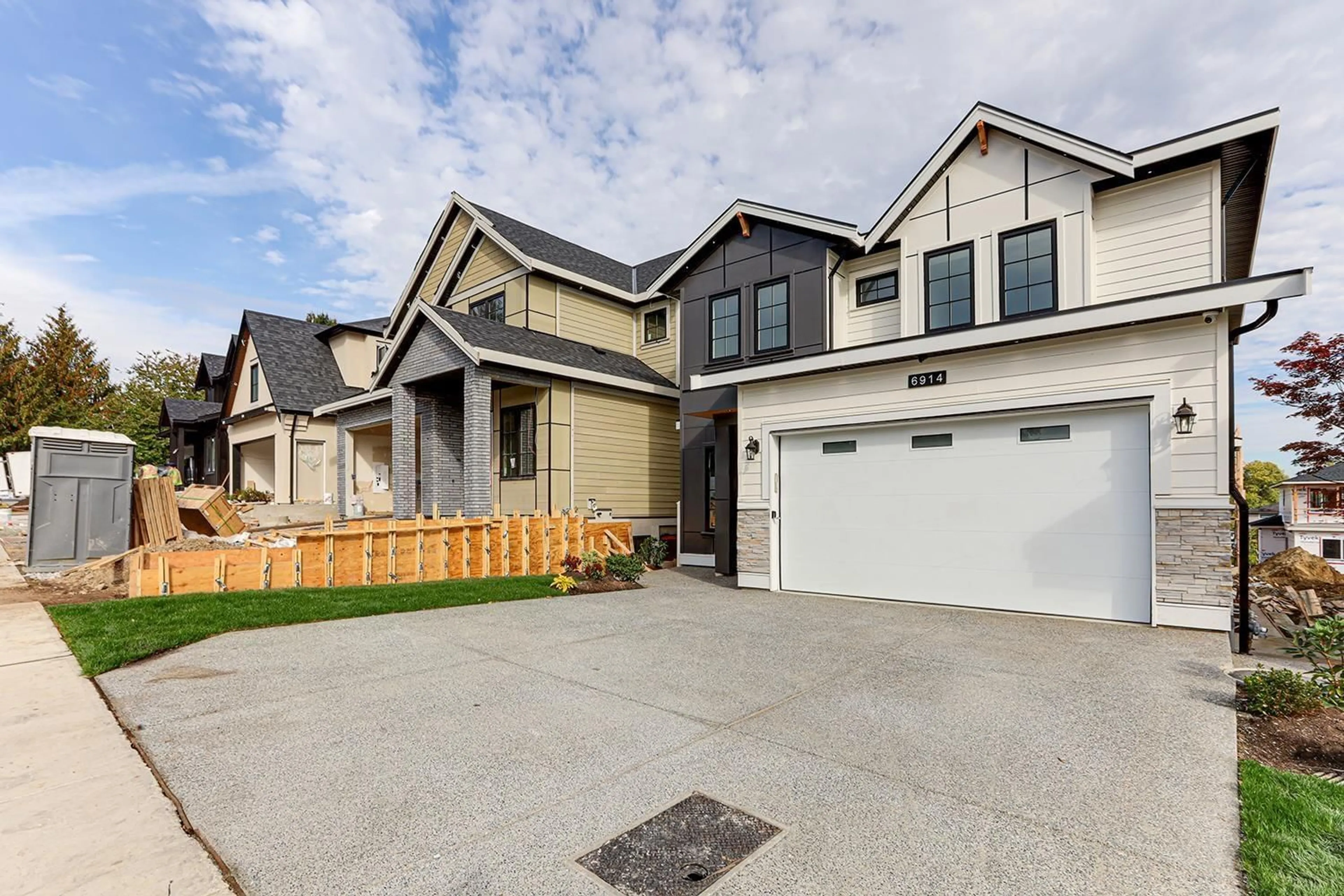 Home with vinyl exterior material, street for 6914 204A, Langley British Columbia V2Y1R2