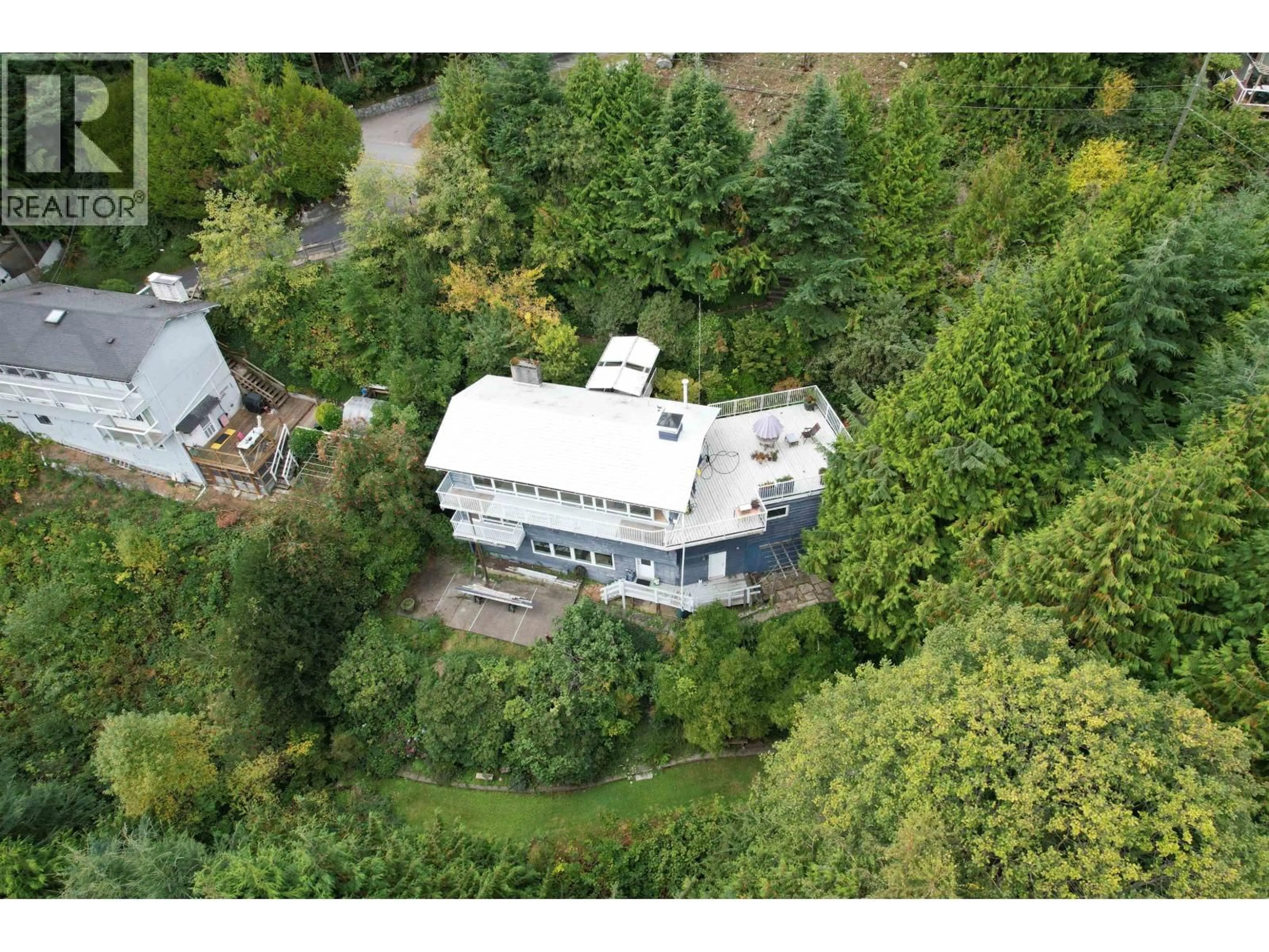 A pic from outside/outdoor area/front of a property/back of a property/a pic from drone, building for 510 ST. ANDREWS ROAD, West Vancouver British Columbia V7S1V2