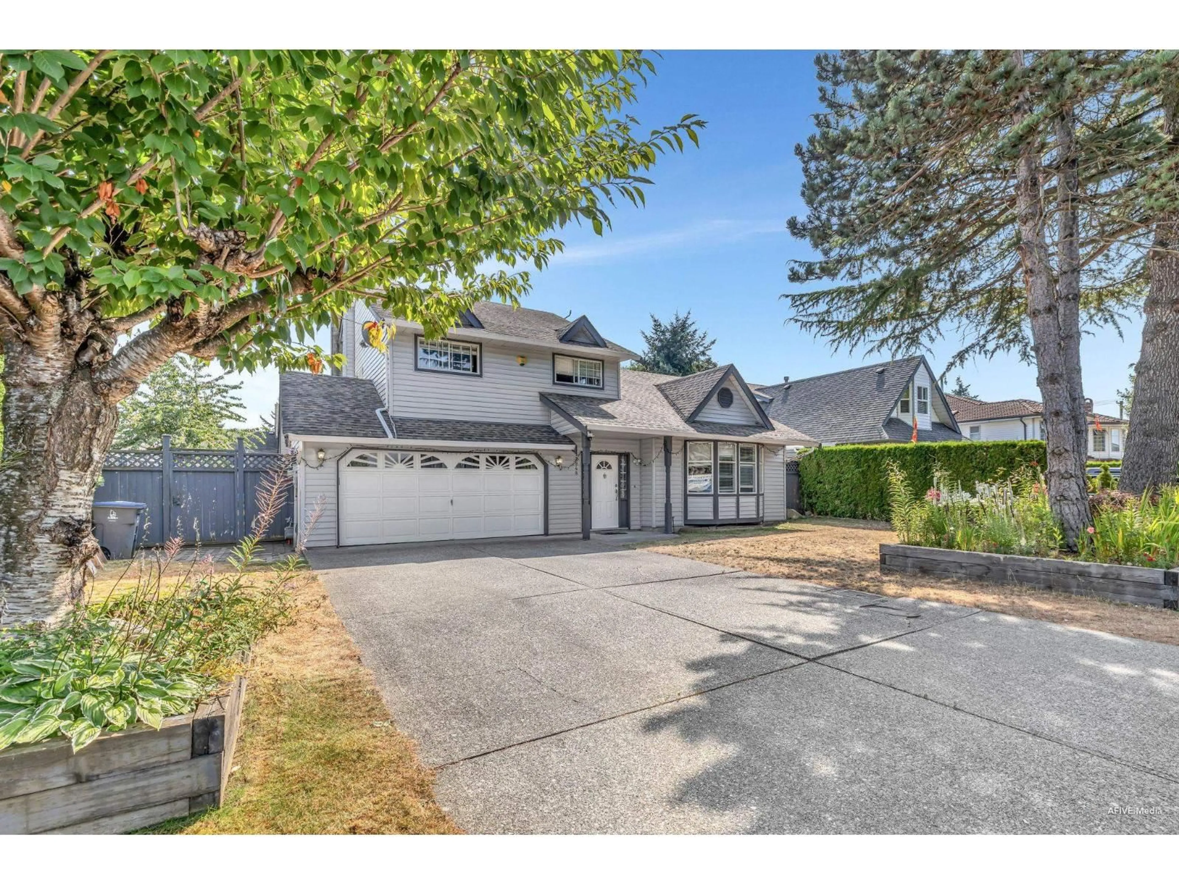 A pic from outside/outdoor area/front of a property/back of a property/a pic from drone, street for 12848 65, Surrey British Columbia V3W9P4