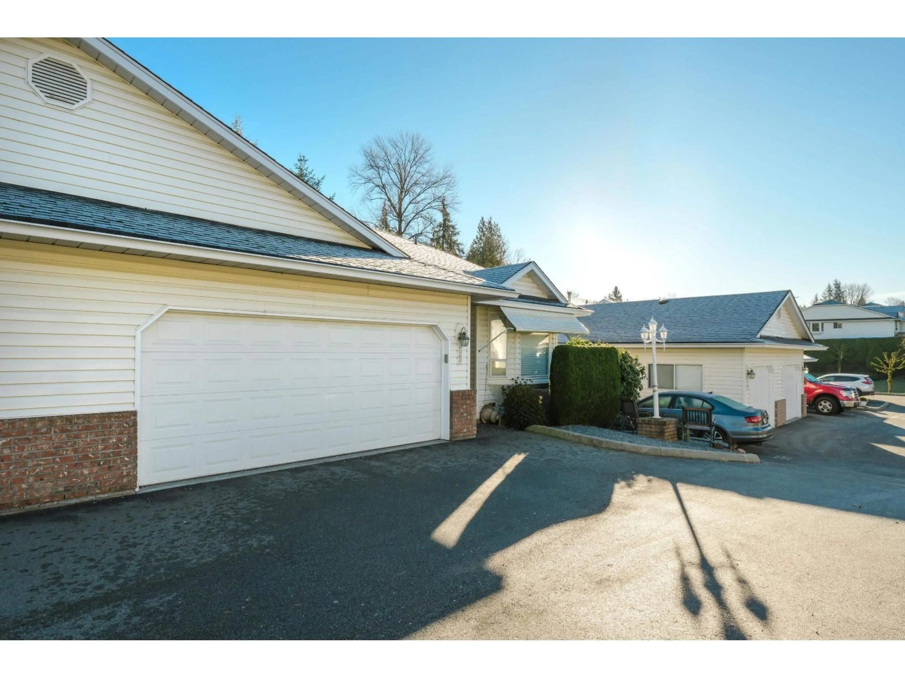 Indoor garage for 69 - 3054 TRAFALGAR, Abbotsford British Columbia V2S7X6