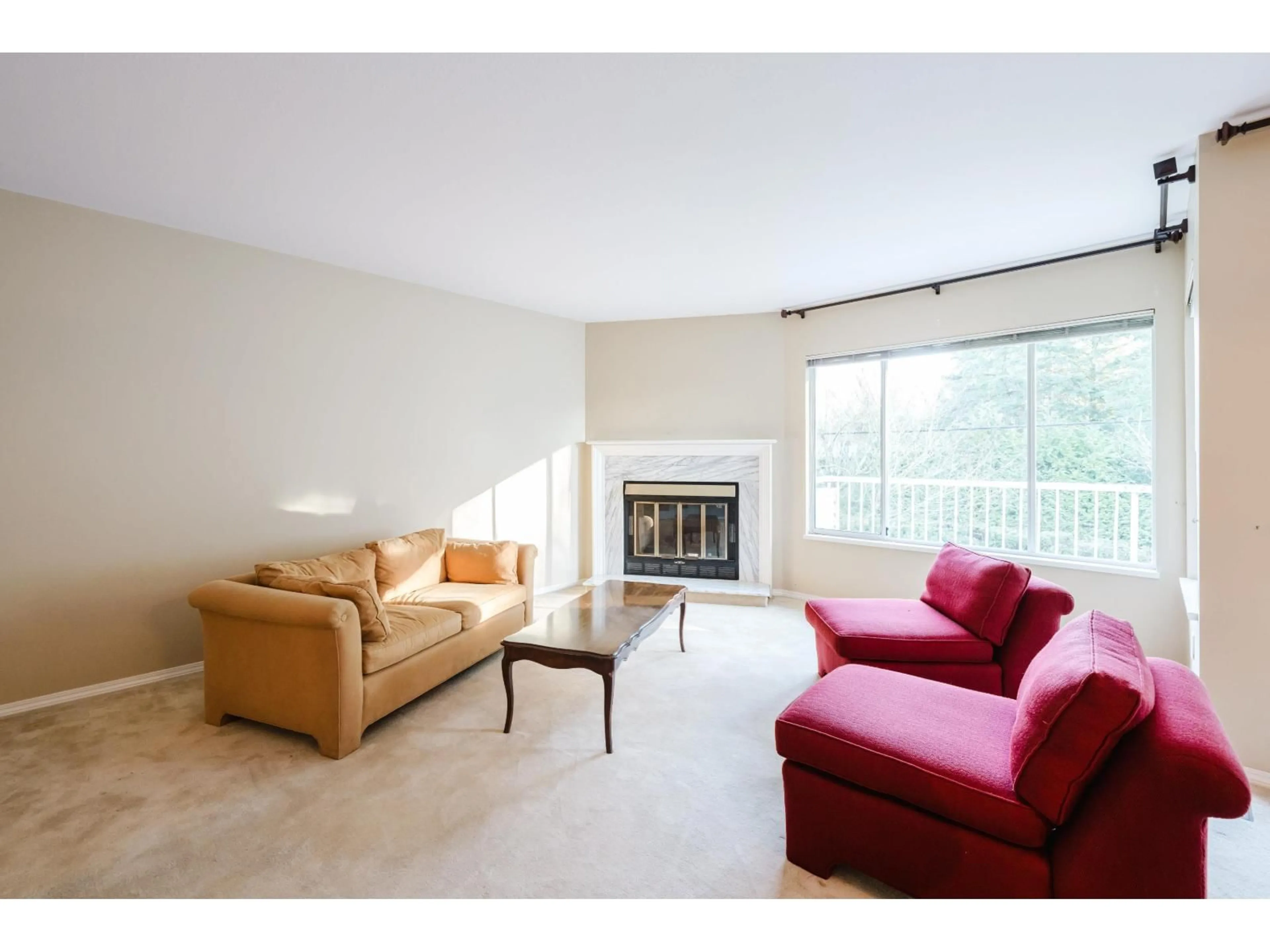 Living room with furniture, unknown for 69 - 3054 TRAFALGAR, Abbotsford British Columbia V2S7X6