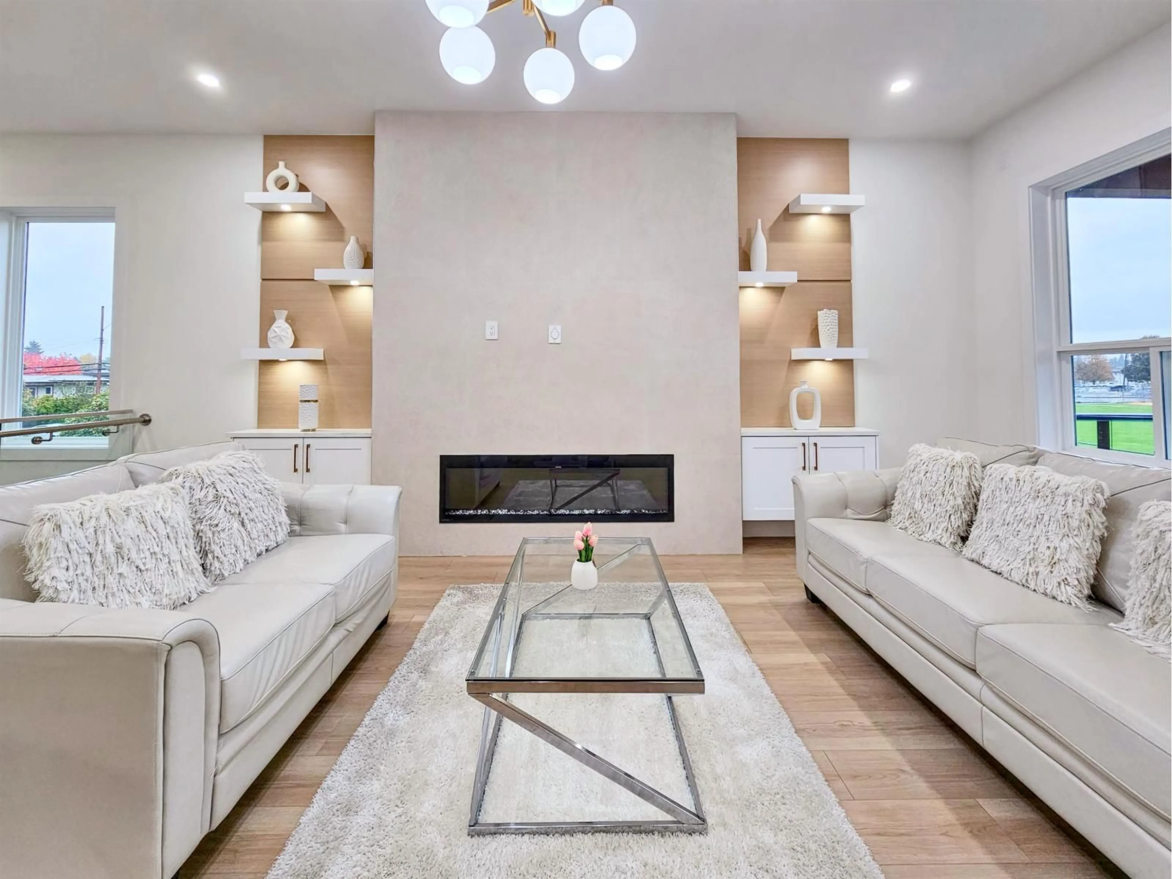 Living room with furniture, unknown for 46339 MAPLE AVENUE, Chilliwack British Columbia V2P2J5