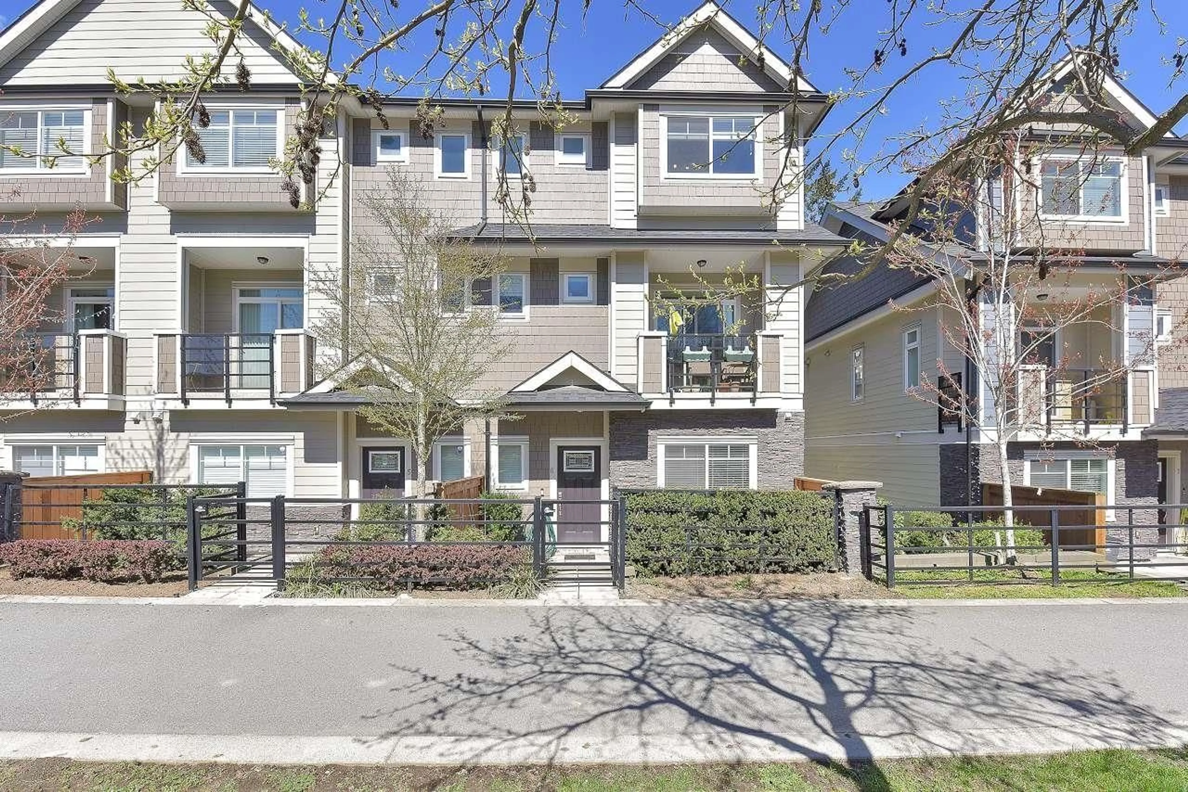 Unknown for 6 - 14285 64, Surrey British Columbia V3W1Z2