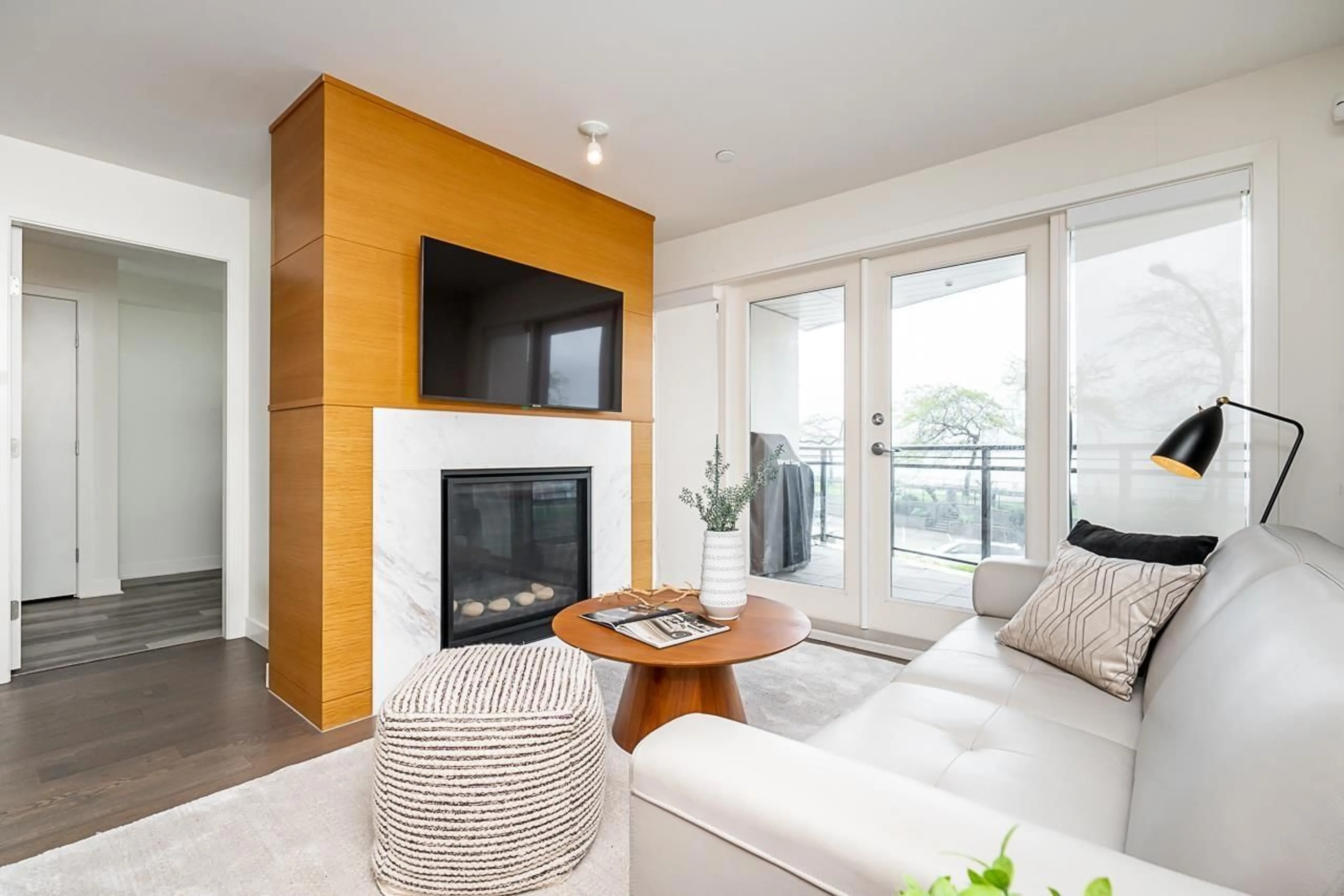 Living room with furniture, unknown for 203 - 1150 OXFORD, White Rock British Columbia V4B0B3