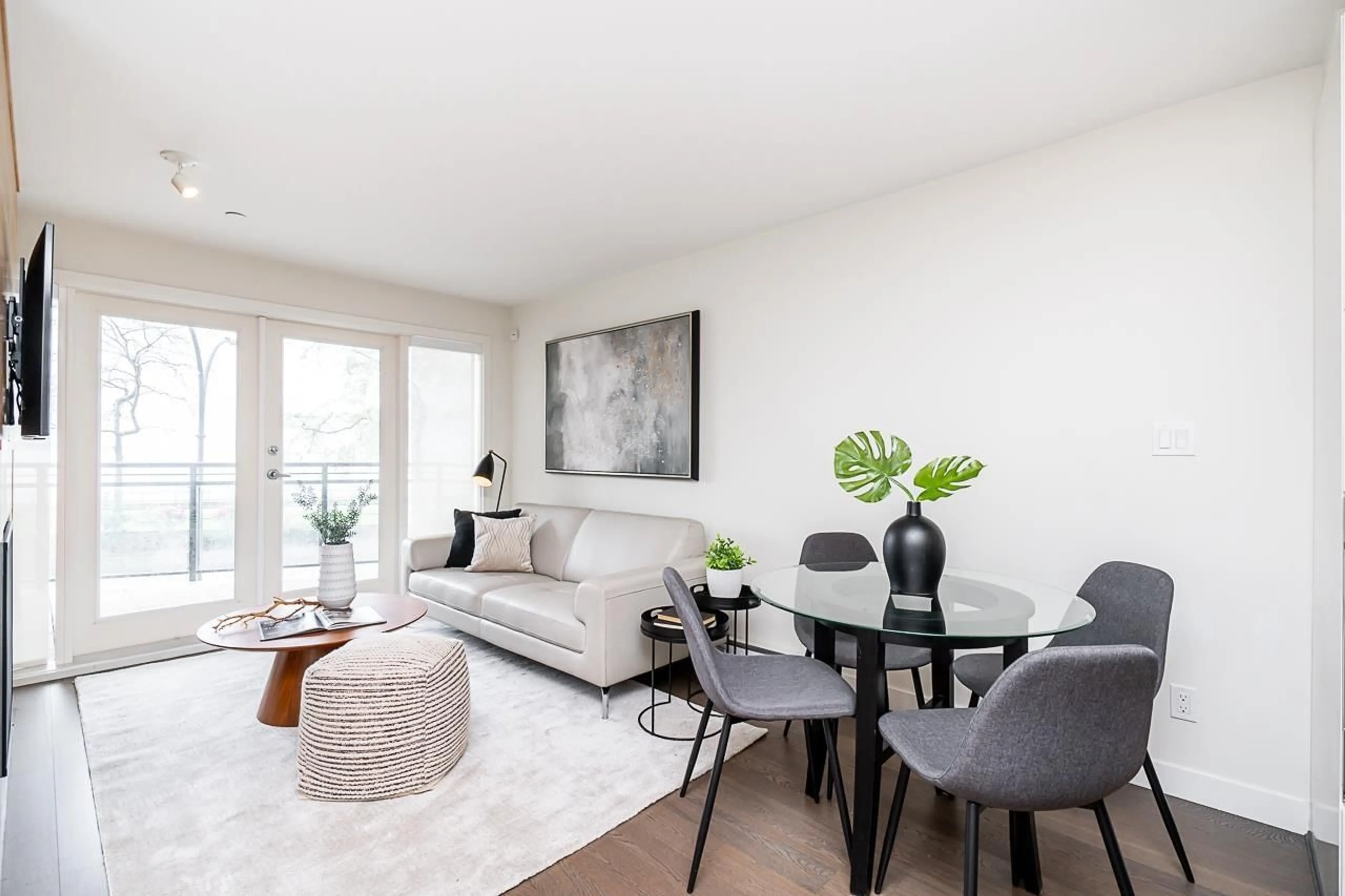 Living room with furniture, unknown for 203 - 1150 OXFORD, White Rock British Columbia V4B0B3